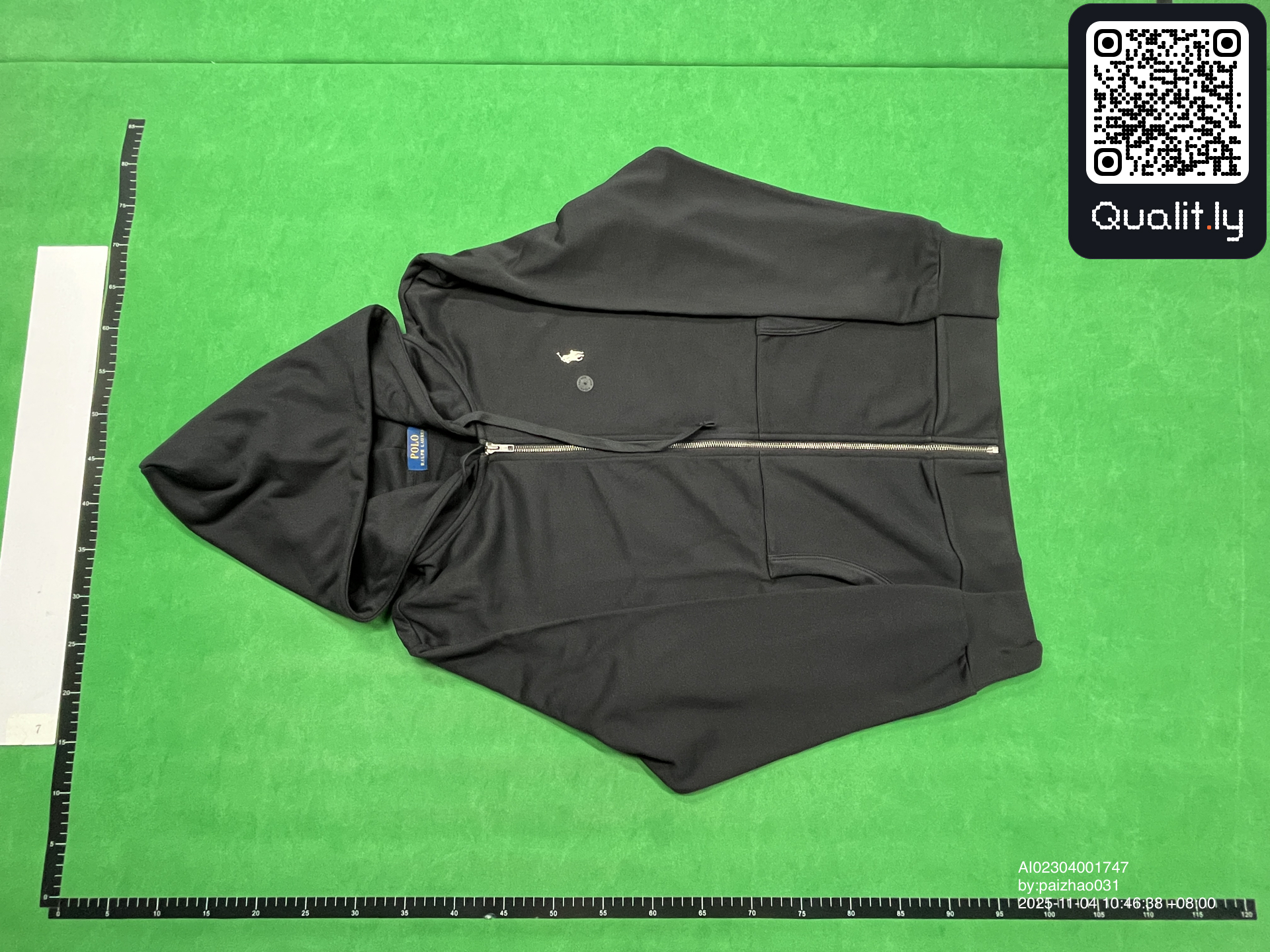 Tracksuit QC photo 3 of 44