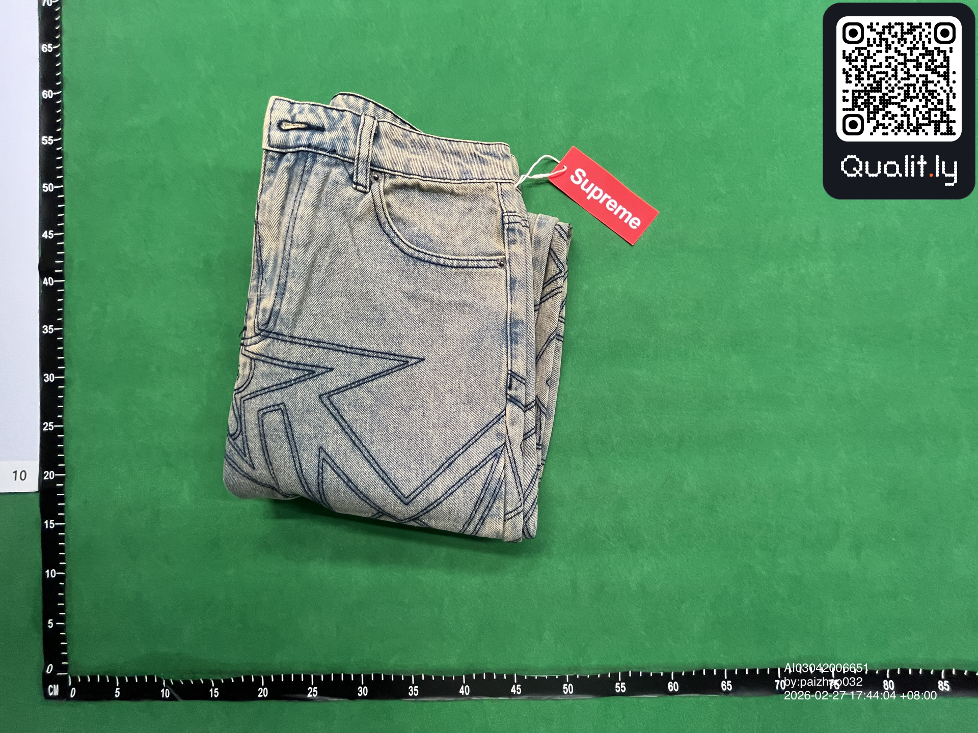 Jeans — QC-foto 1 van 4
