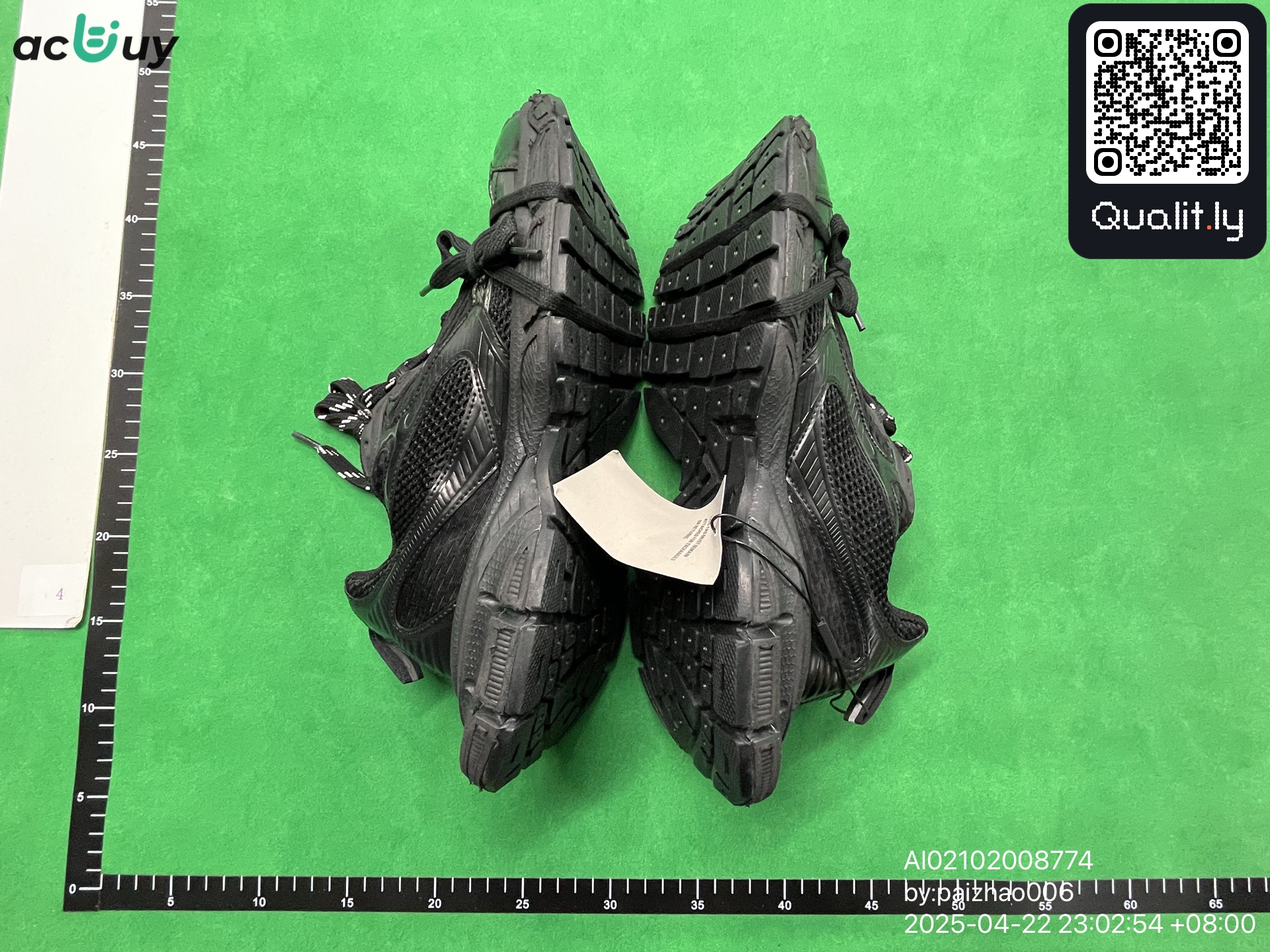 球鞋 QC 照片 2 / 26