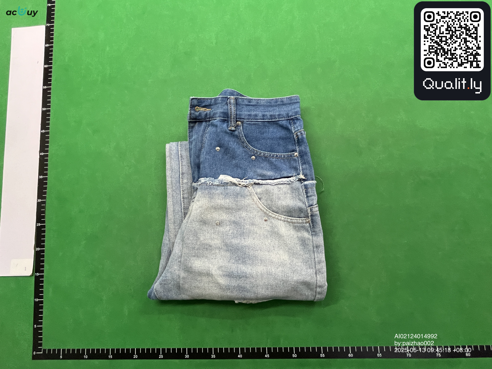 Jeans — QC-Foto 1 von 4