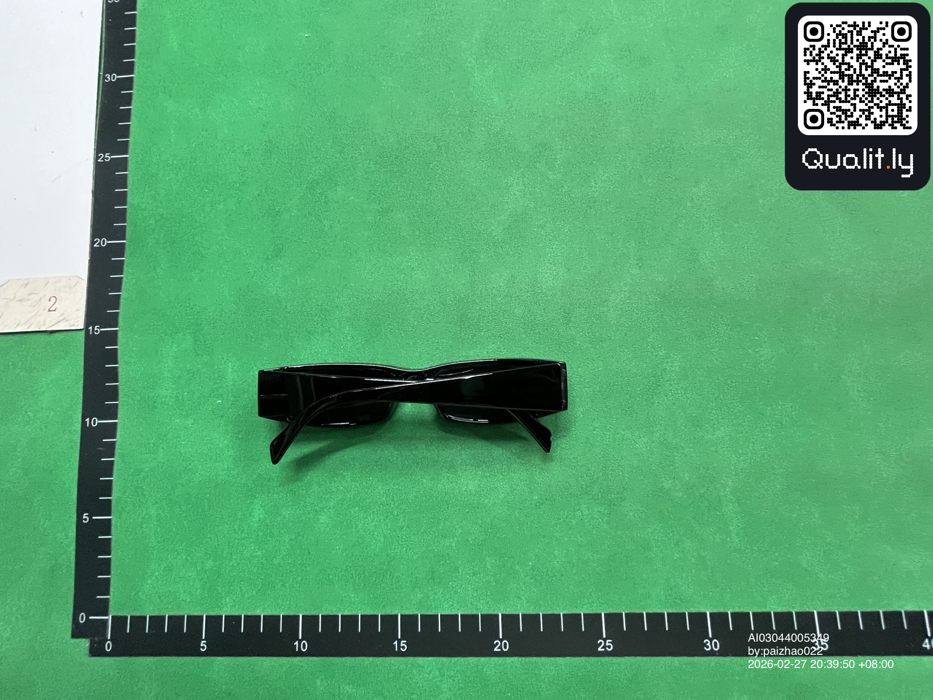 Sonnenbrille — QC-Foto 2 von 18