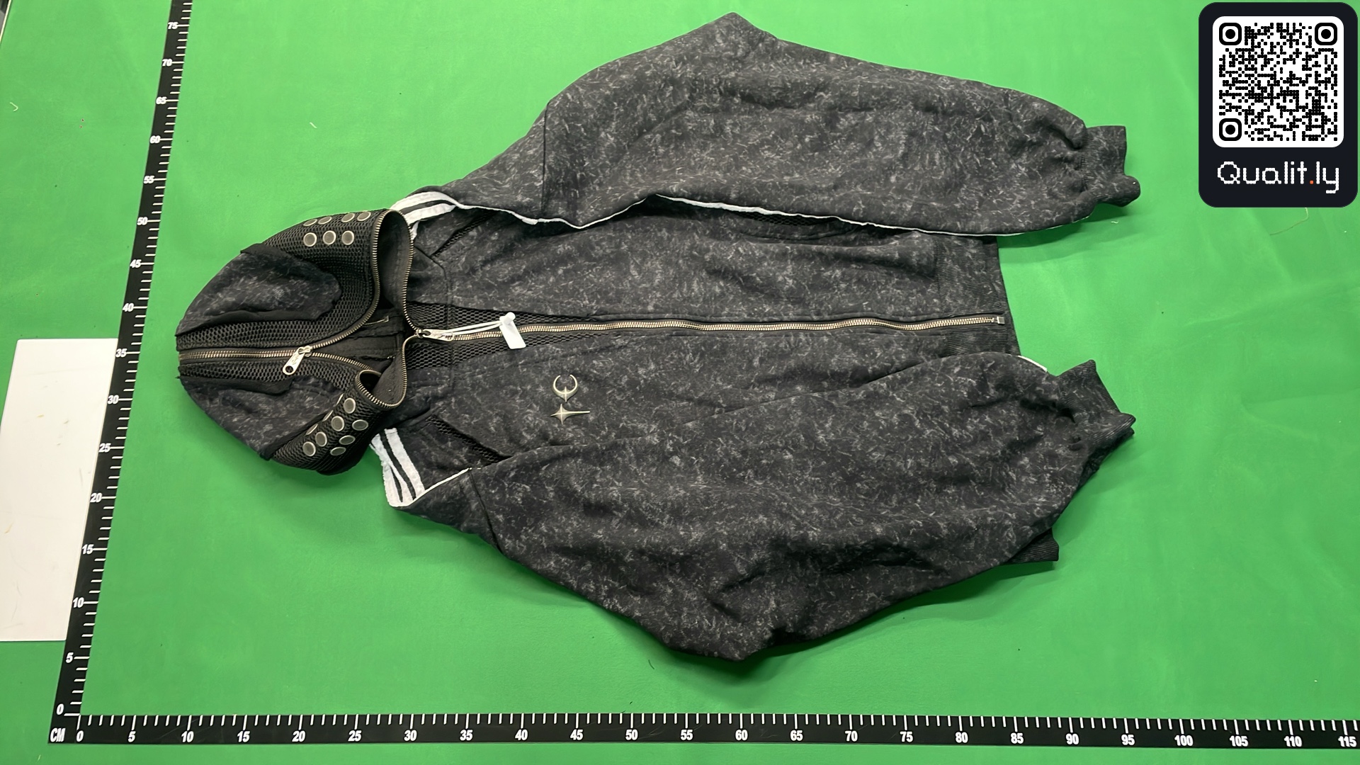 Hoodie — QC-foto 2 av 4