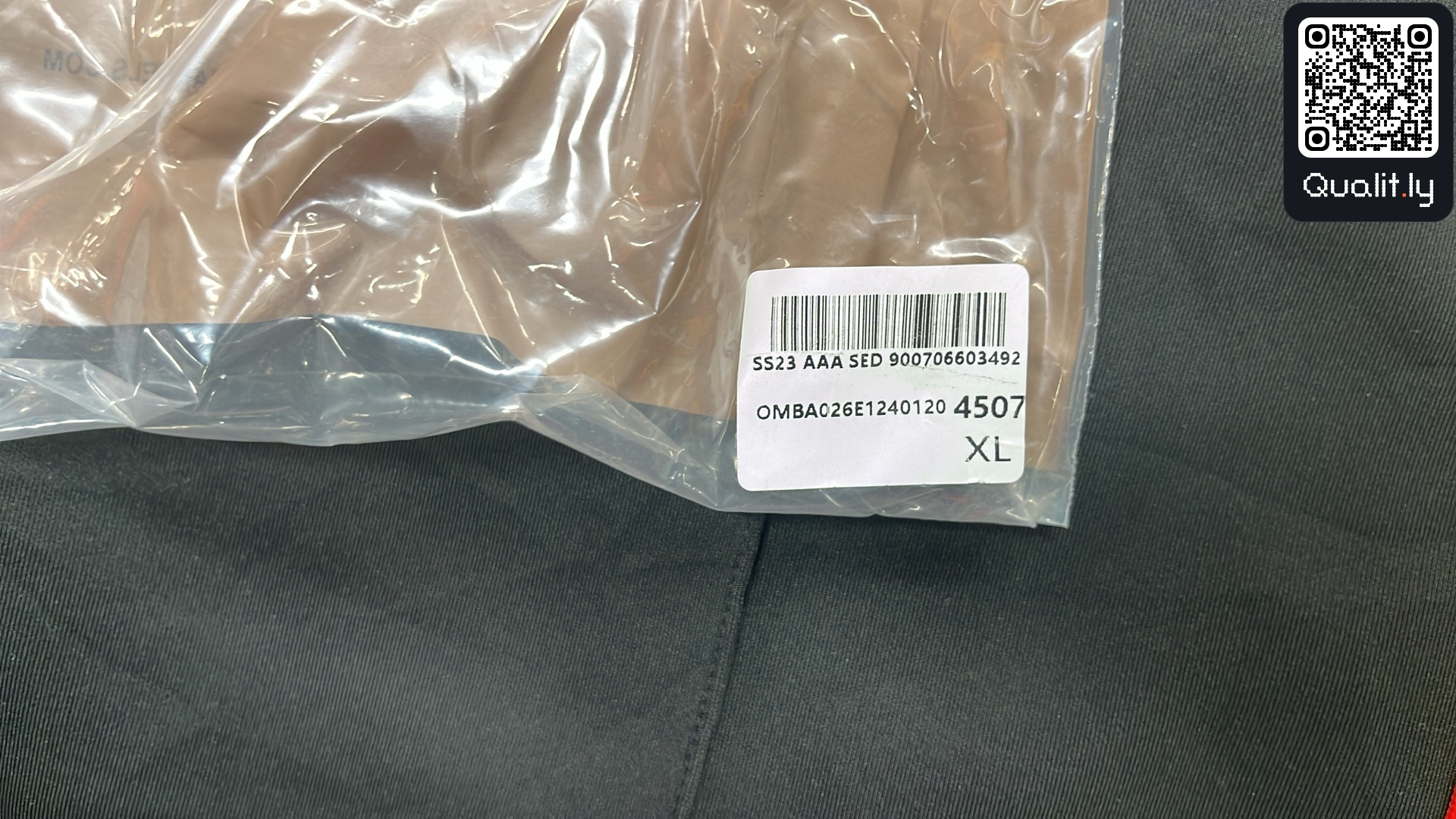 Short — photo QC 1 sur 8
