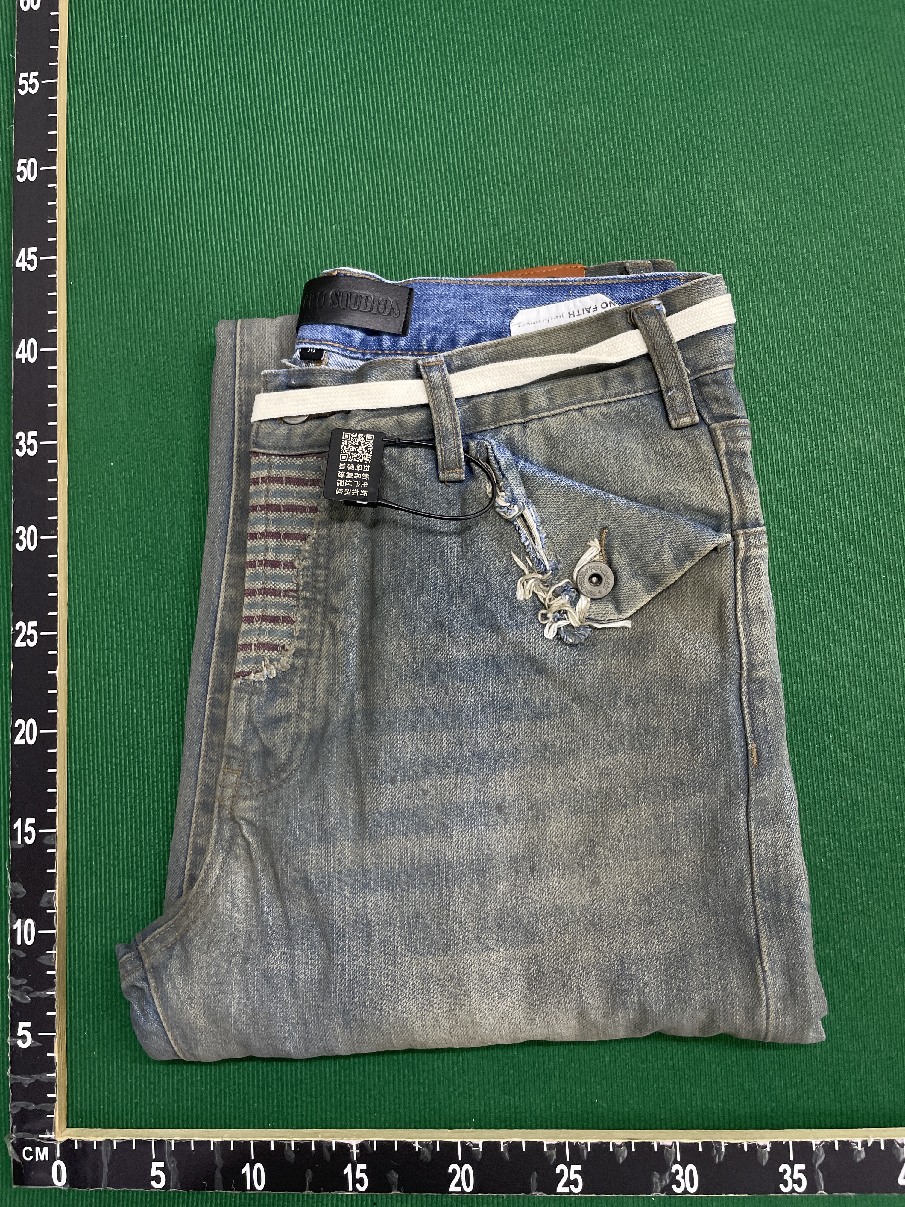 Jeans QC photo 1 of 28