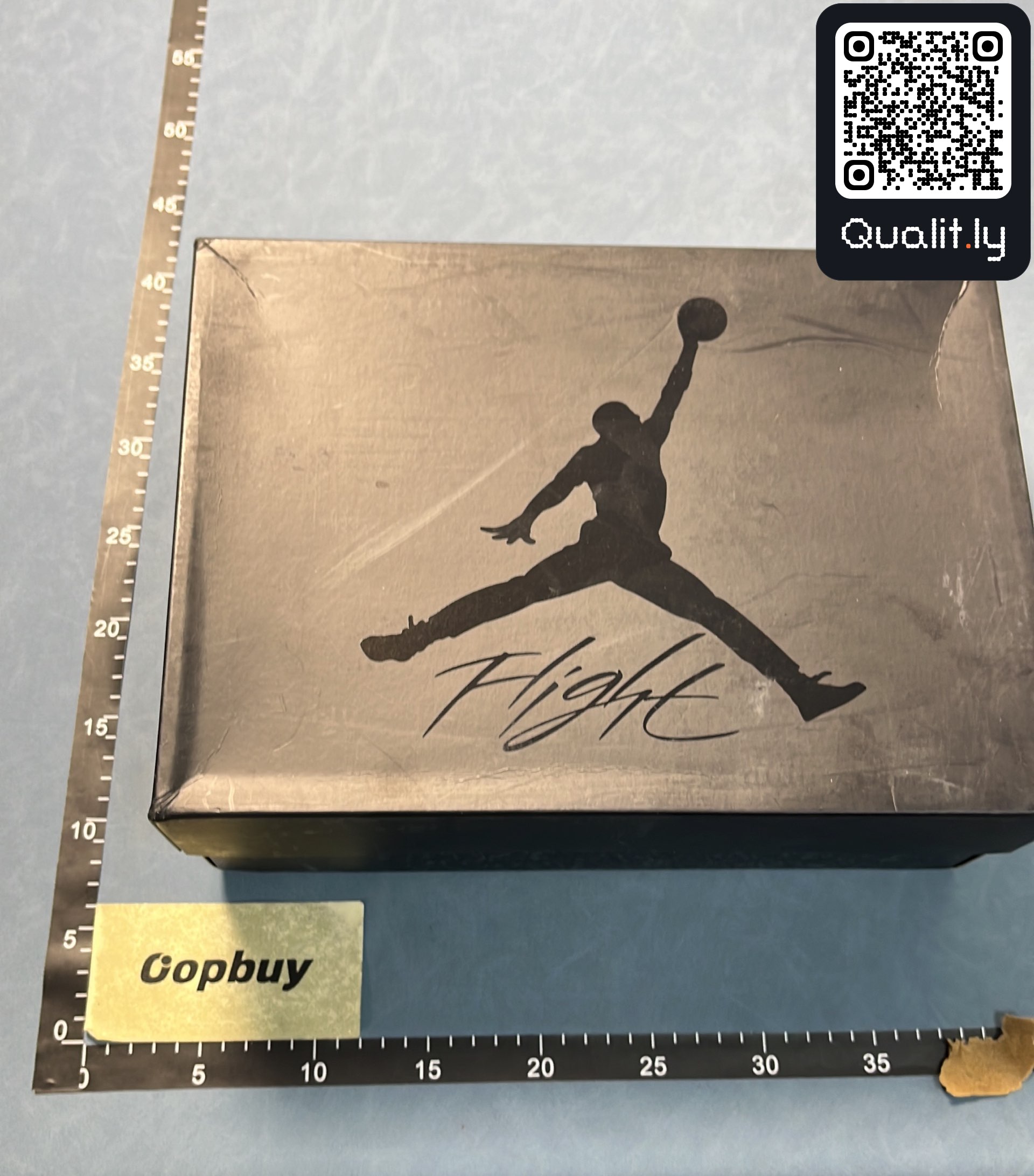 Sneakers QC photo 1 of 149
