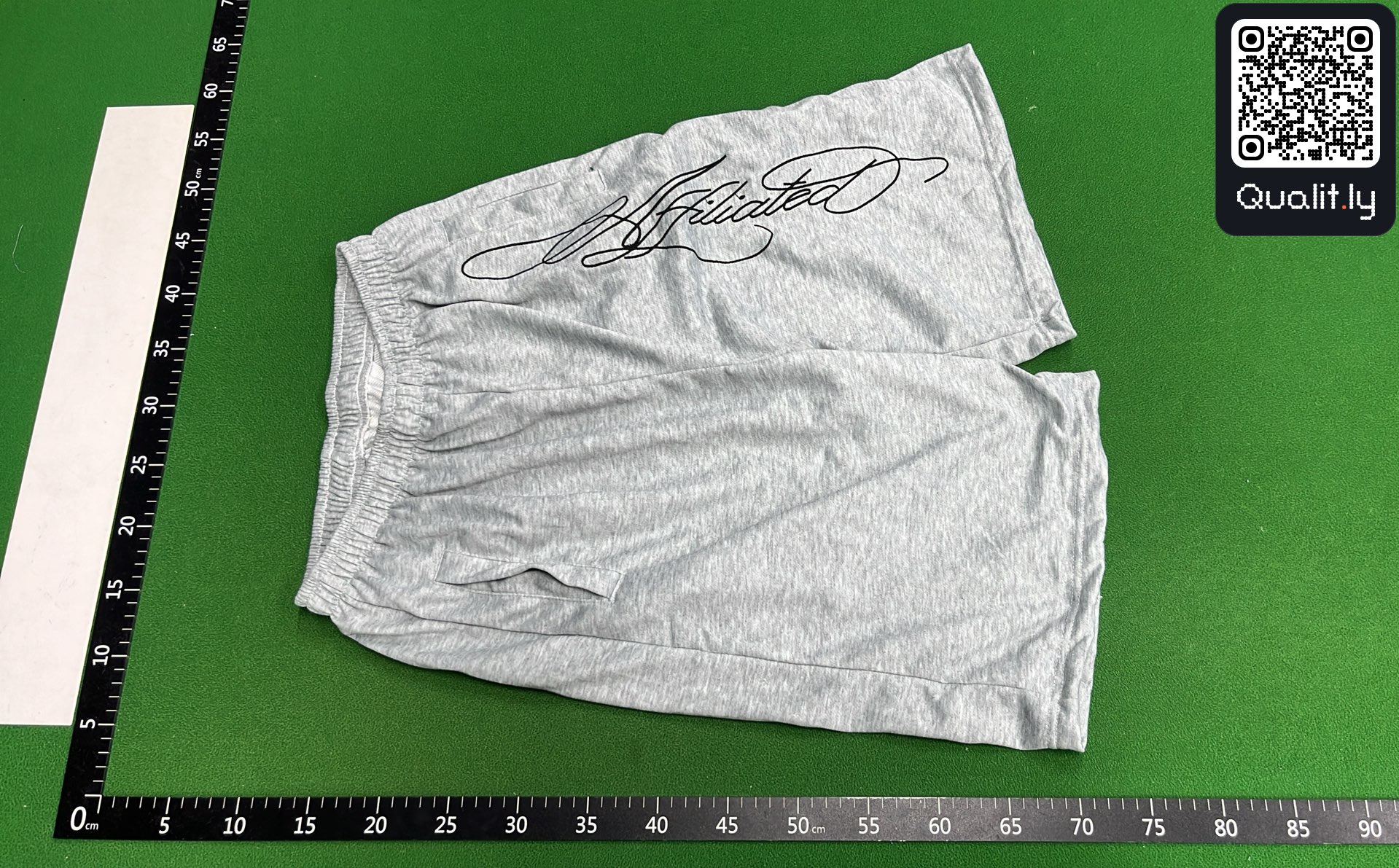 Short — photo QC 2 sur 4