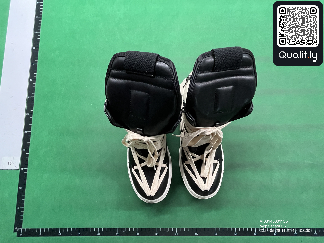 Sneakers — foto QC 2 di 60