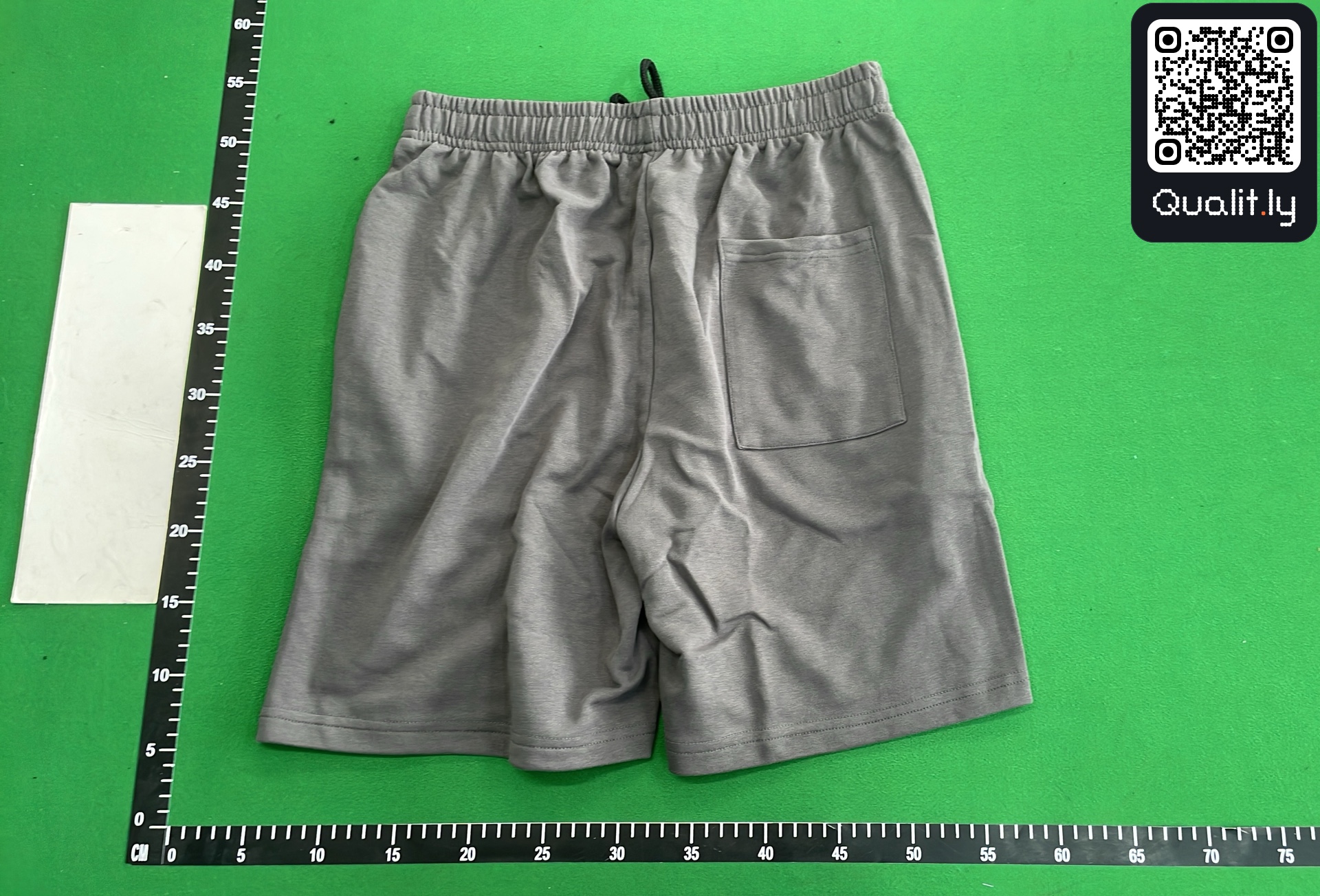 Pantalón corto — foto QC 3 de 4