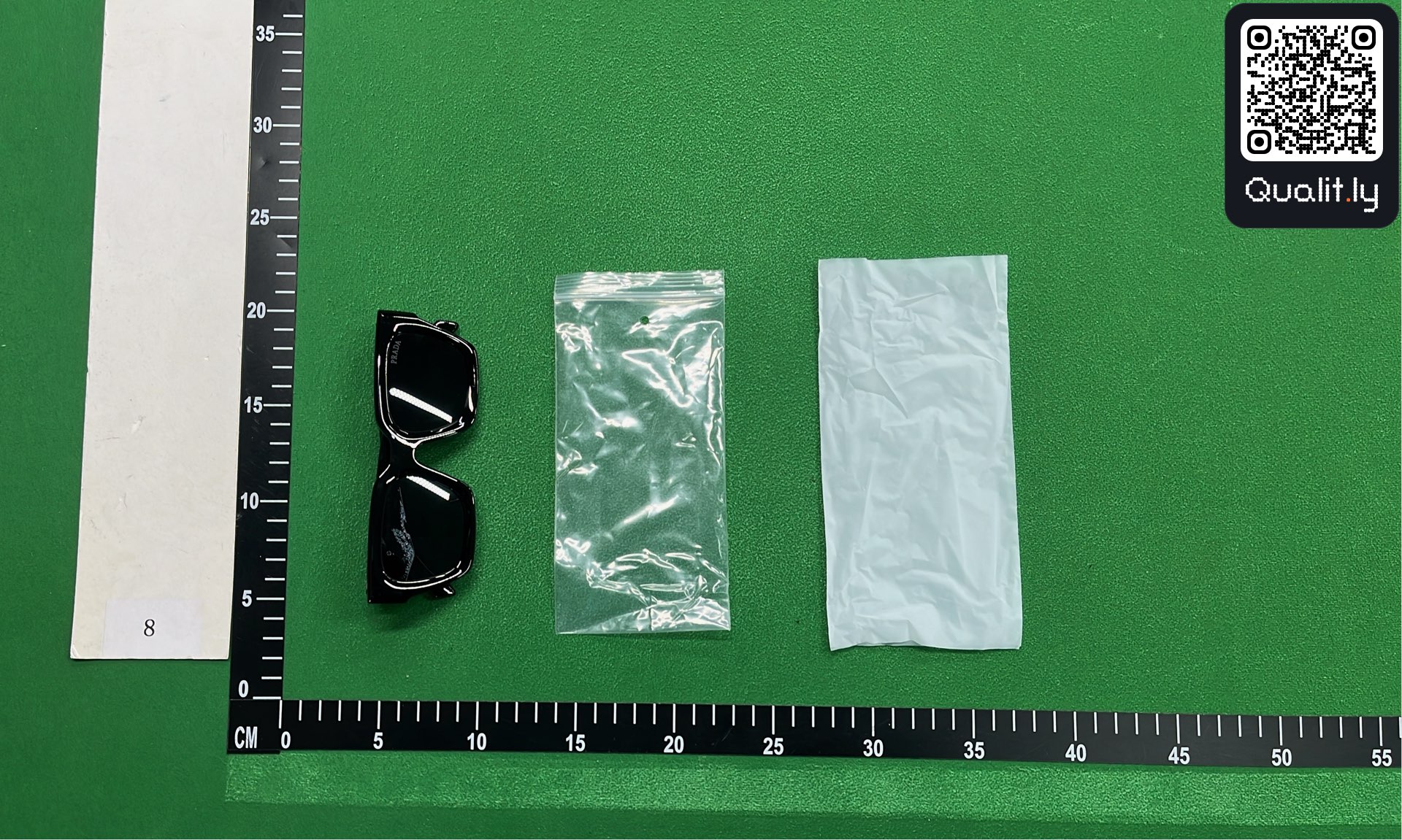 Occhiali da sole — foto QC 3 di 3