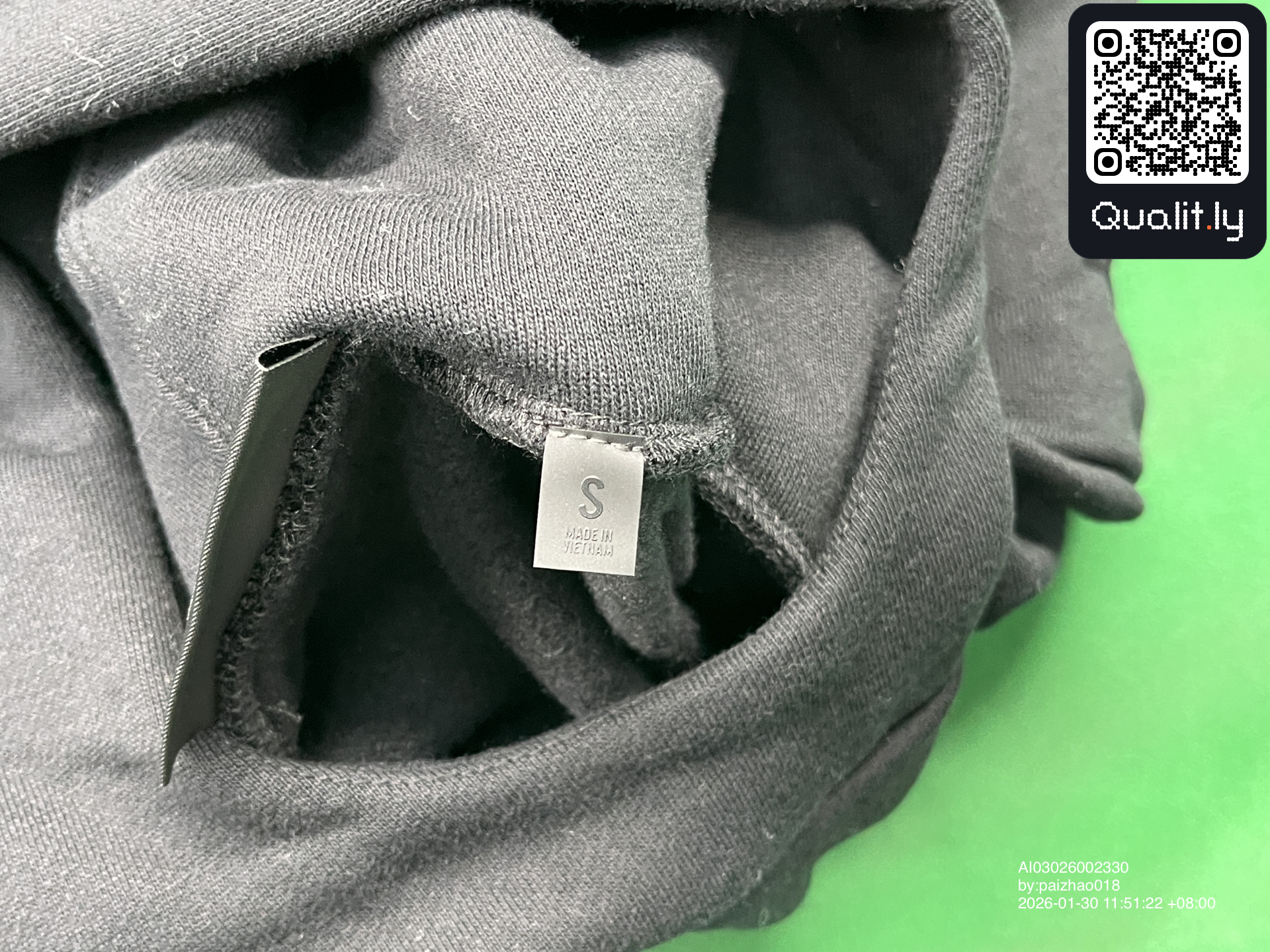 Hoodie — QC-Foto 1 von 10