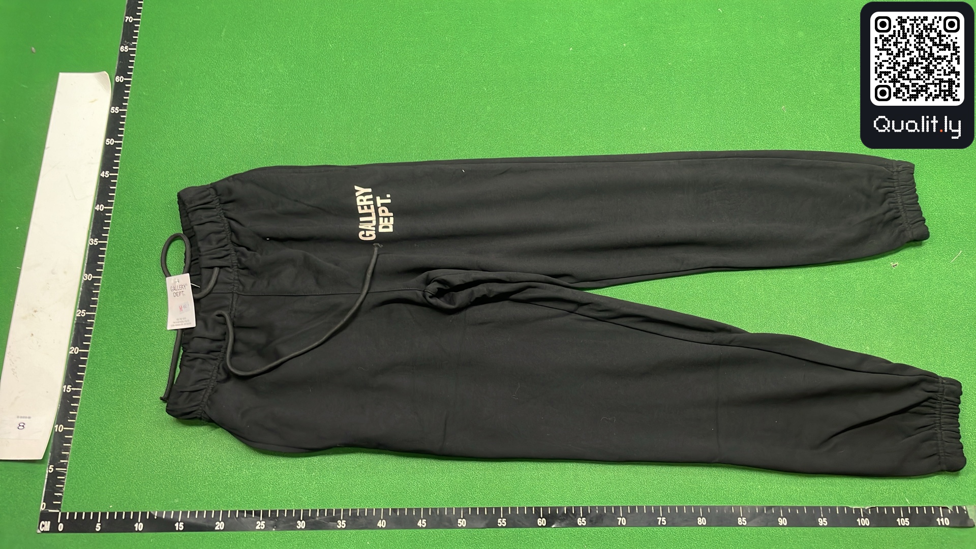 Pants QC photo 2 of 54