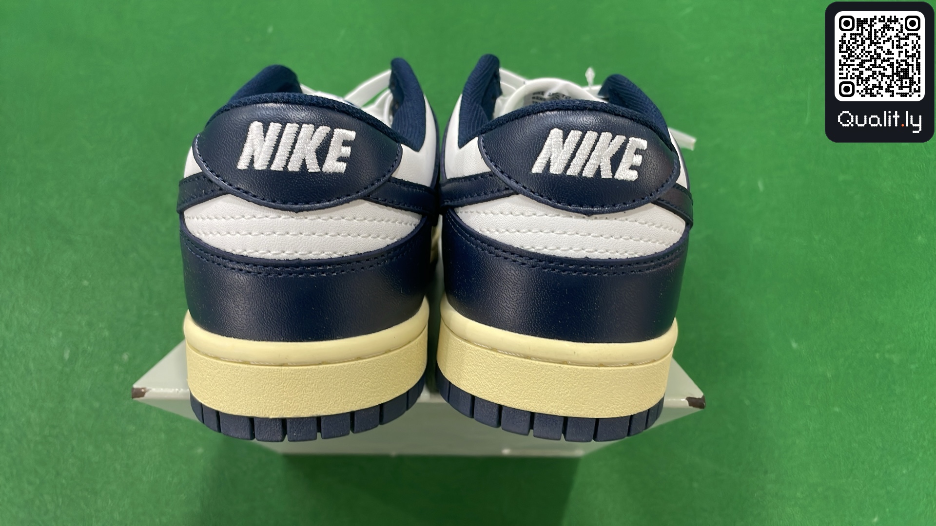 Sneakers — foto QC 3 di 6