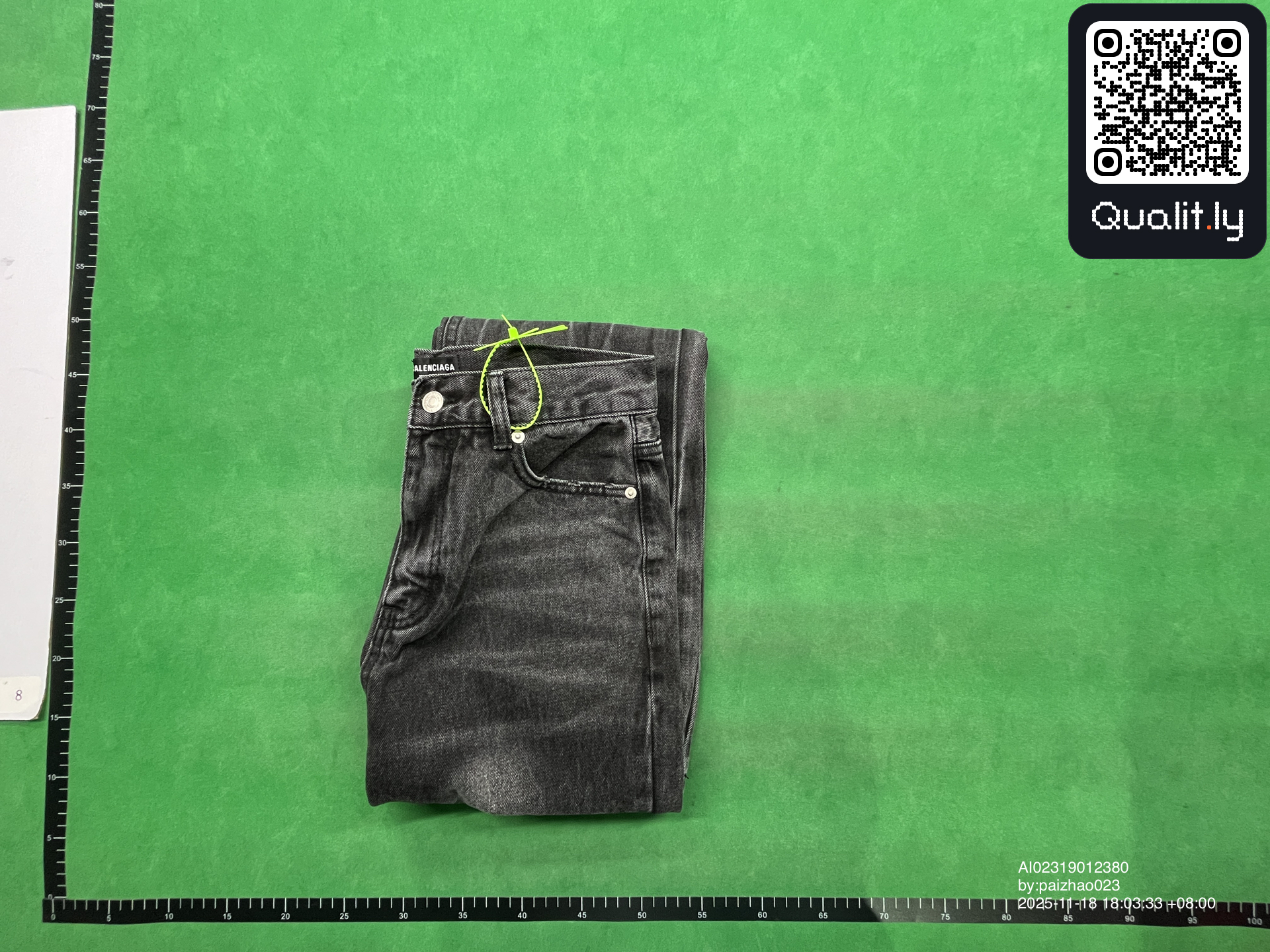 Jeans — foto QC 1 di 4