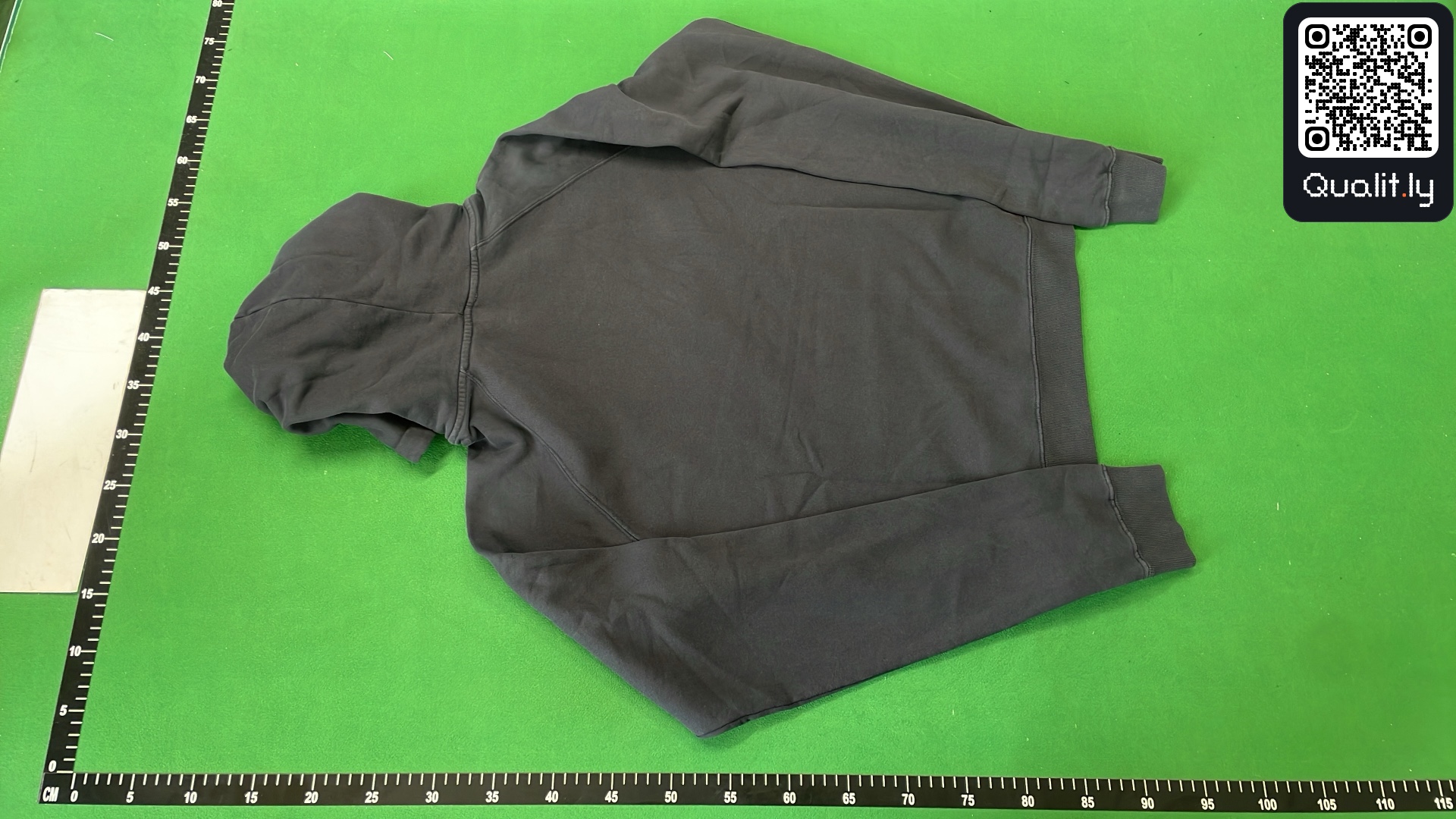 Hoodie QC photo 3 of 44