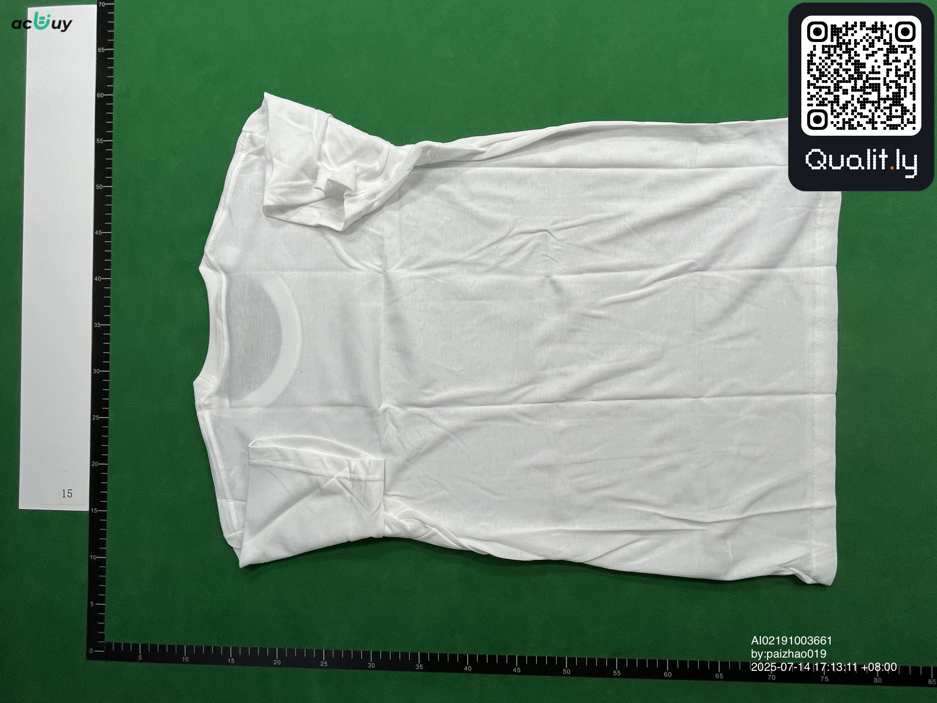 Camiseta — foto QC 3 de 10