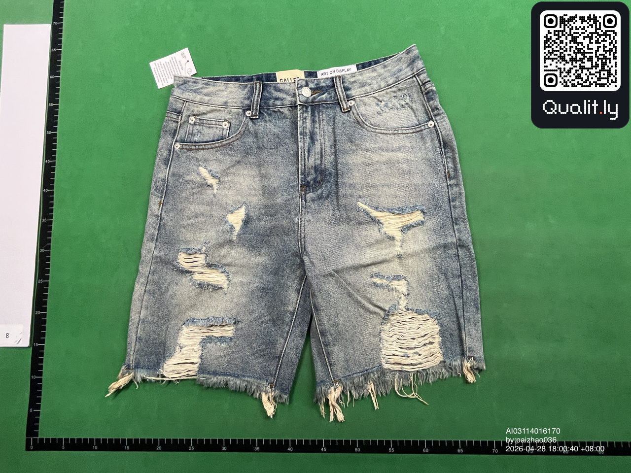 Jeans QC photo 1 of 110