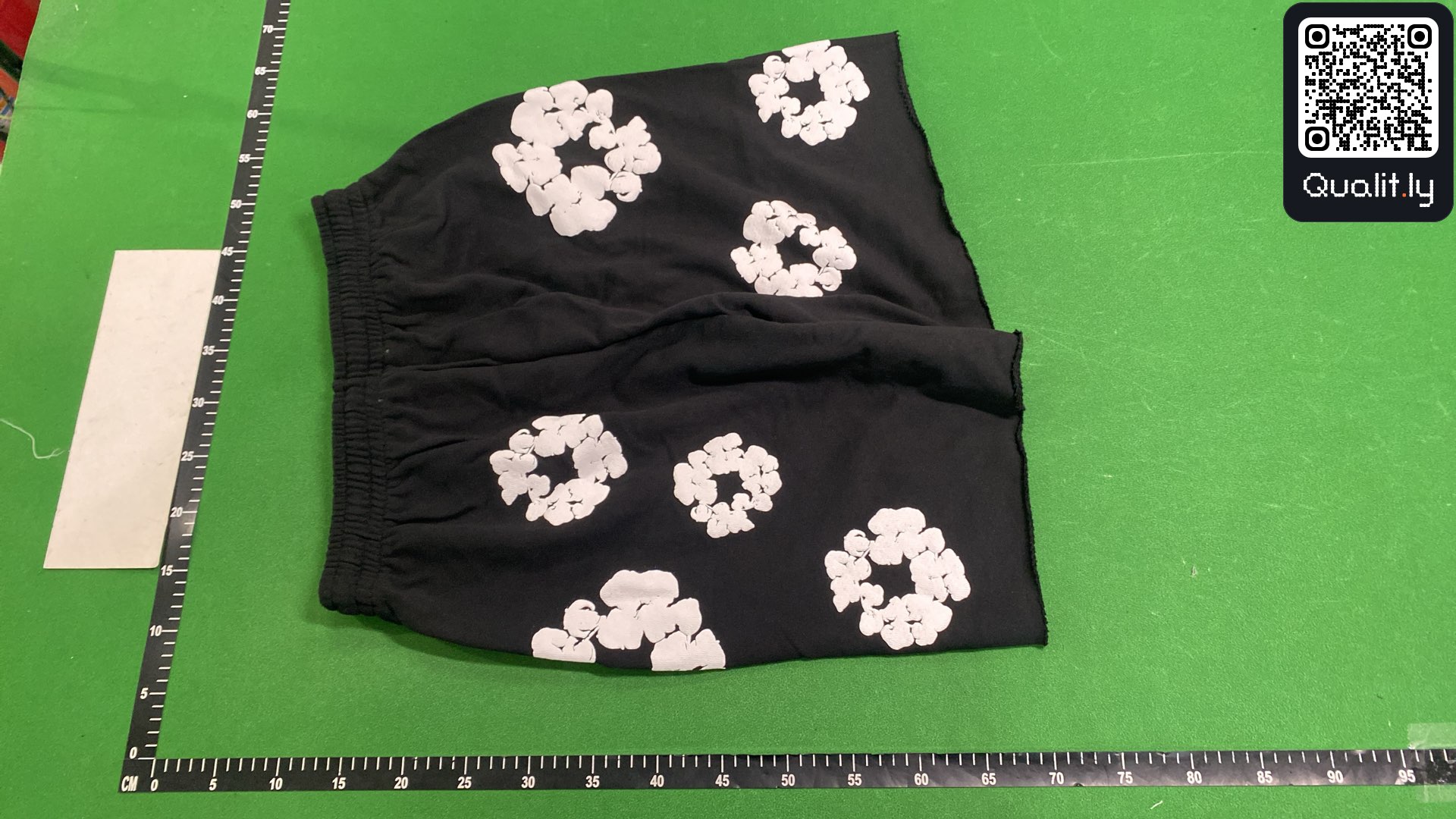 Shorts QC photo 3 of 12