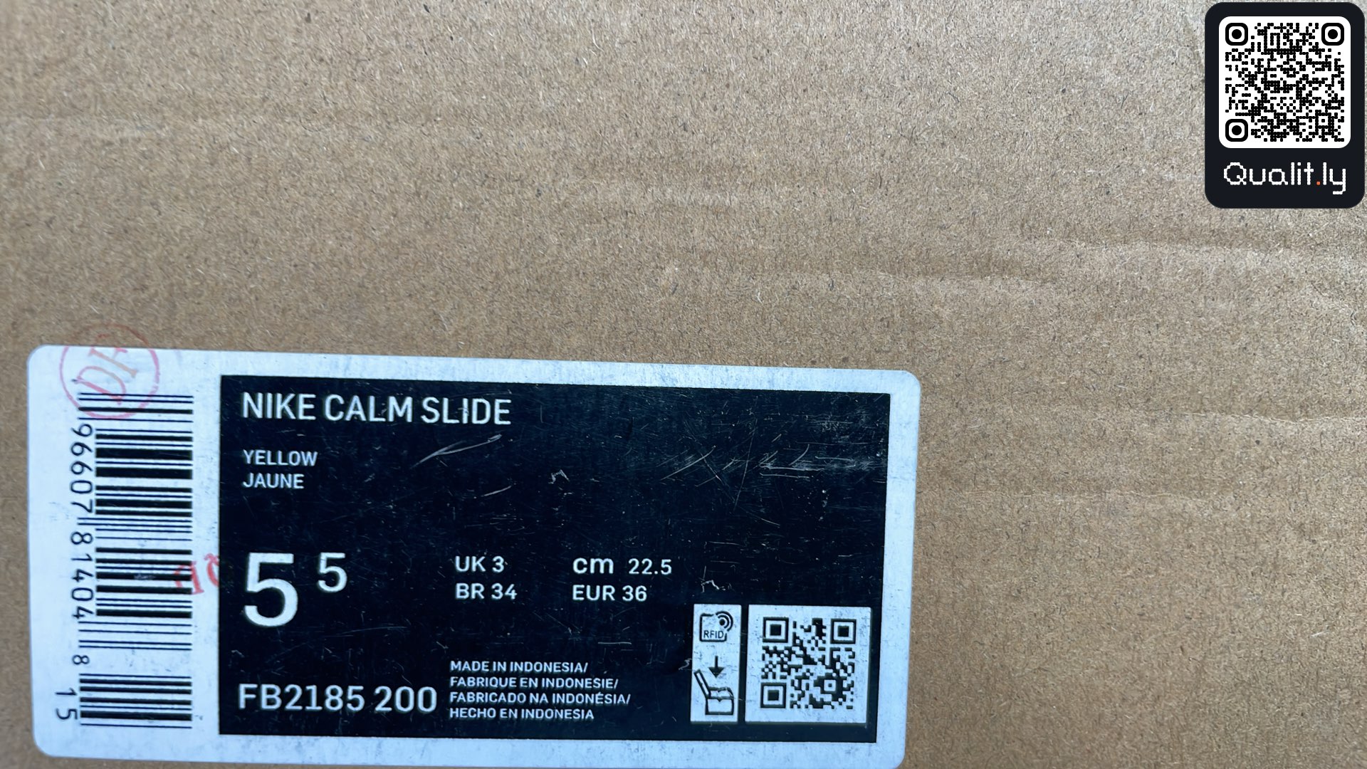 Sneakers QC photo 2 of 5