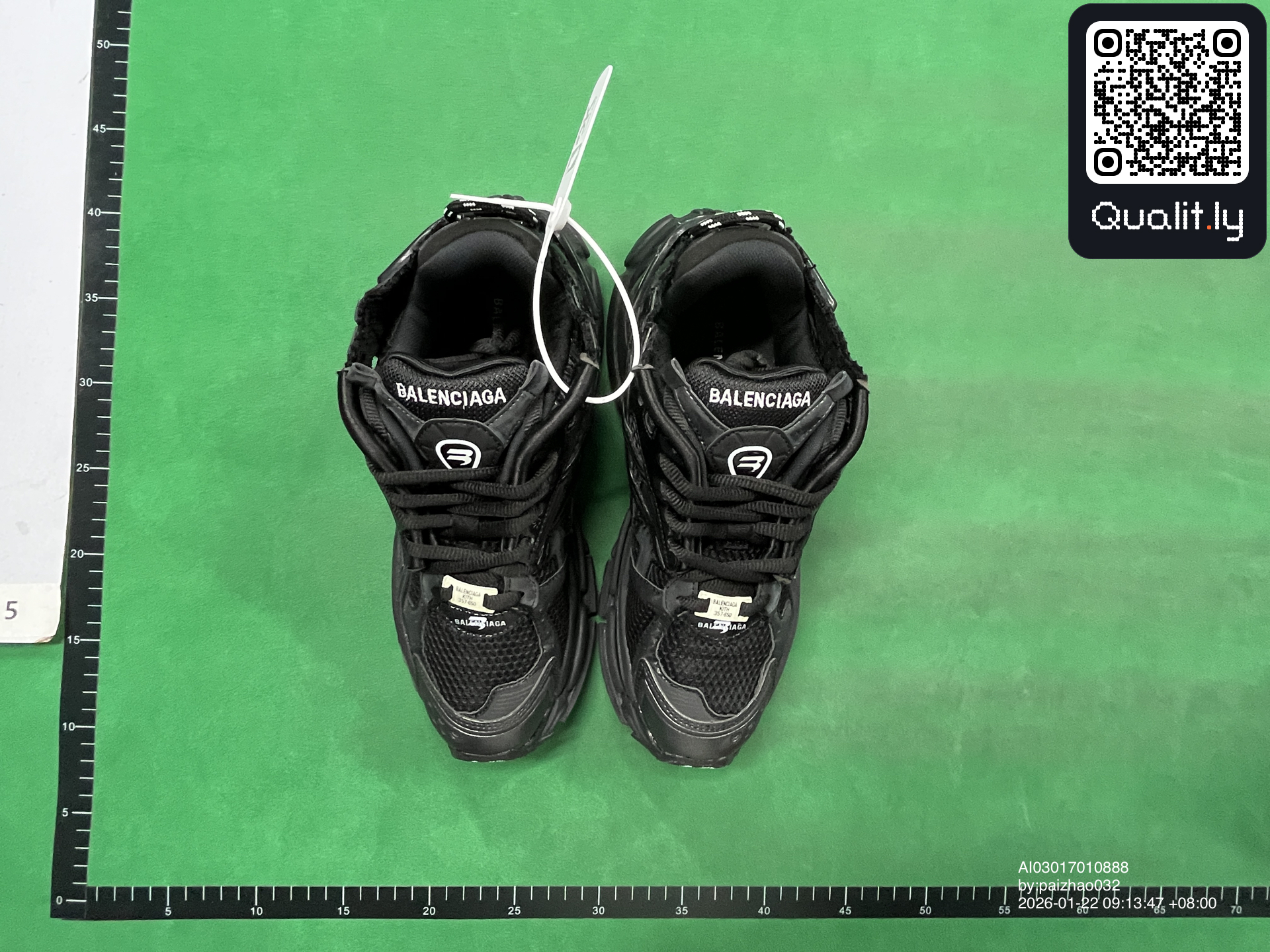 Sneakers — QC-foto 1 av 80