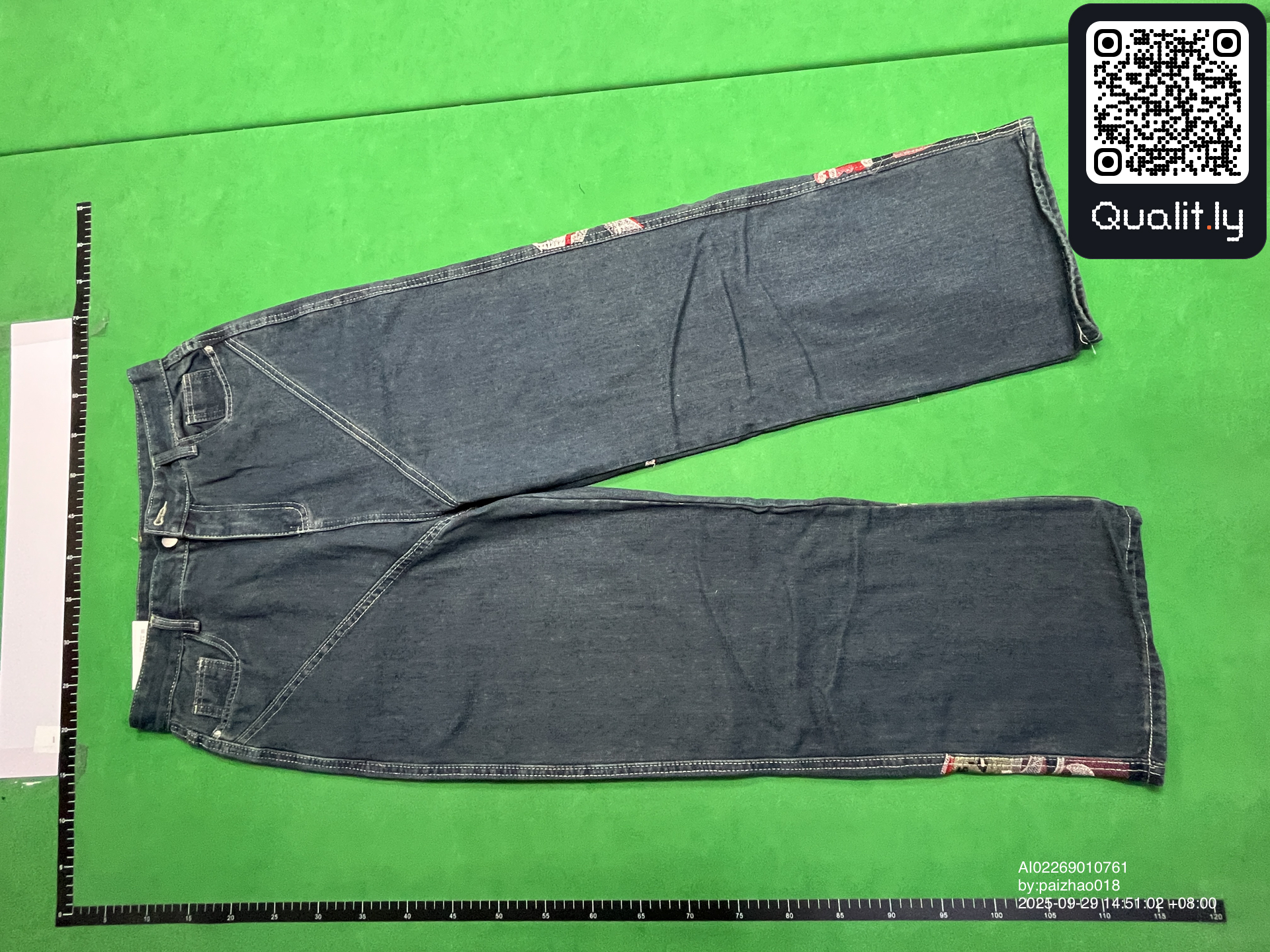 Jeans — foto QC 3 di 4