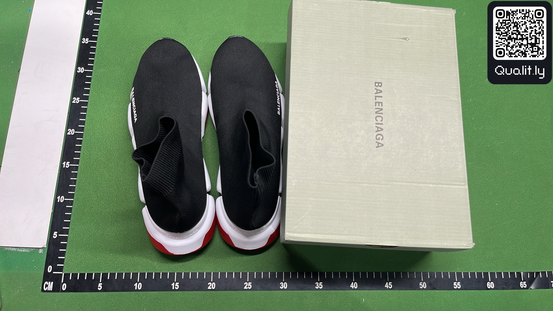 Sneakers QC photo 1 of 240