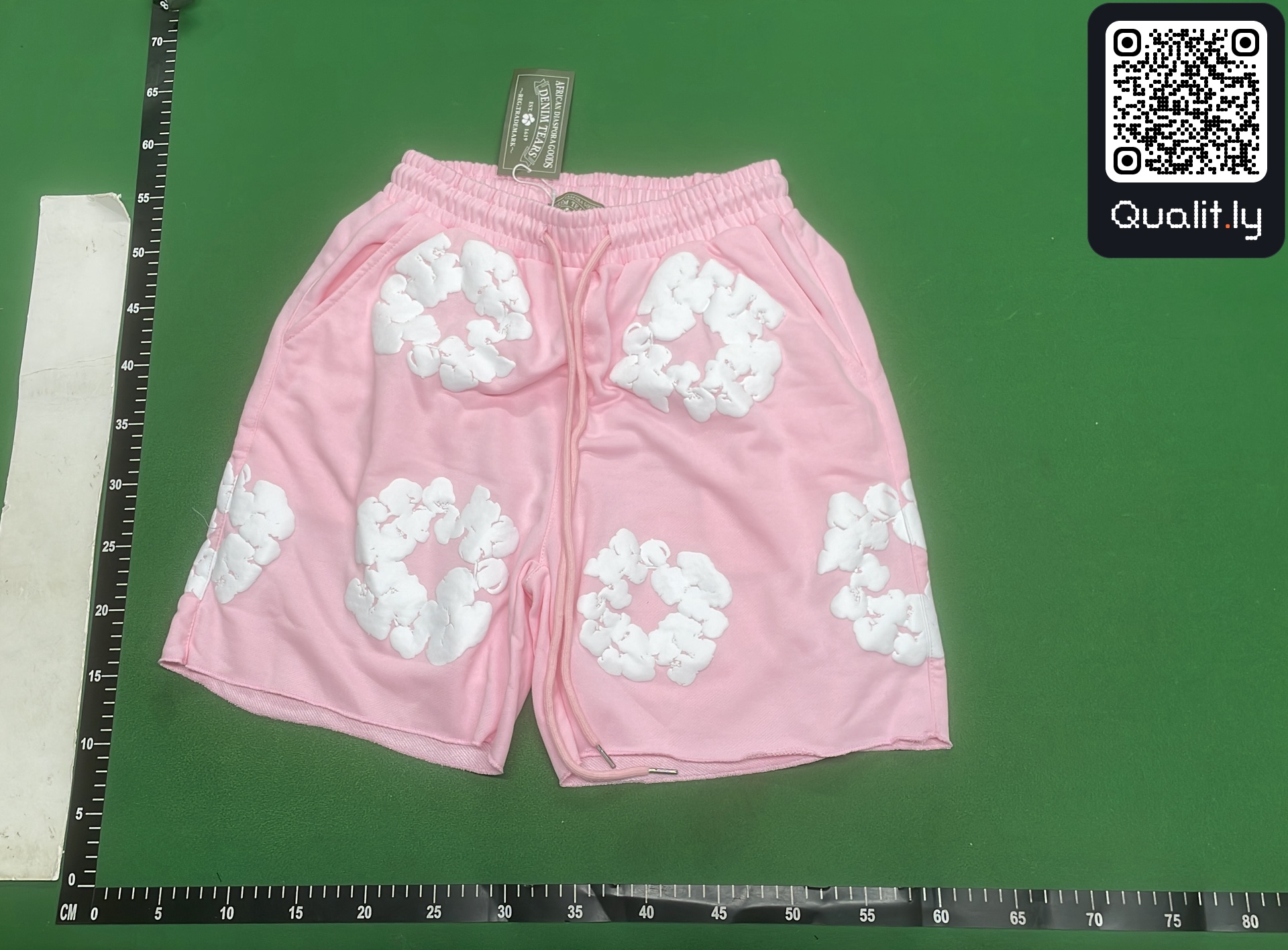 Shorts QC photo 2 of 12