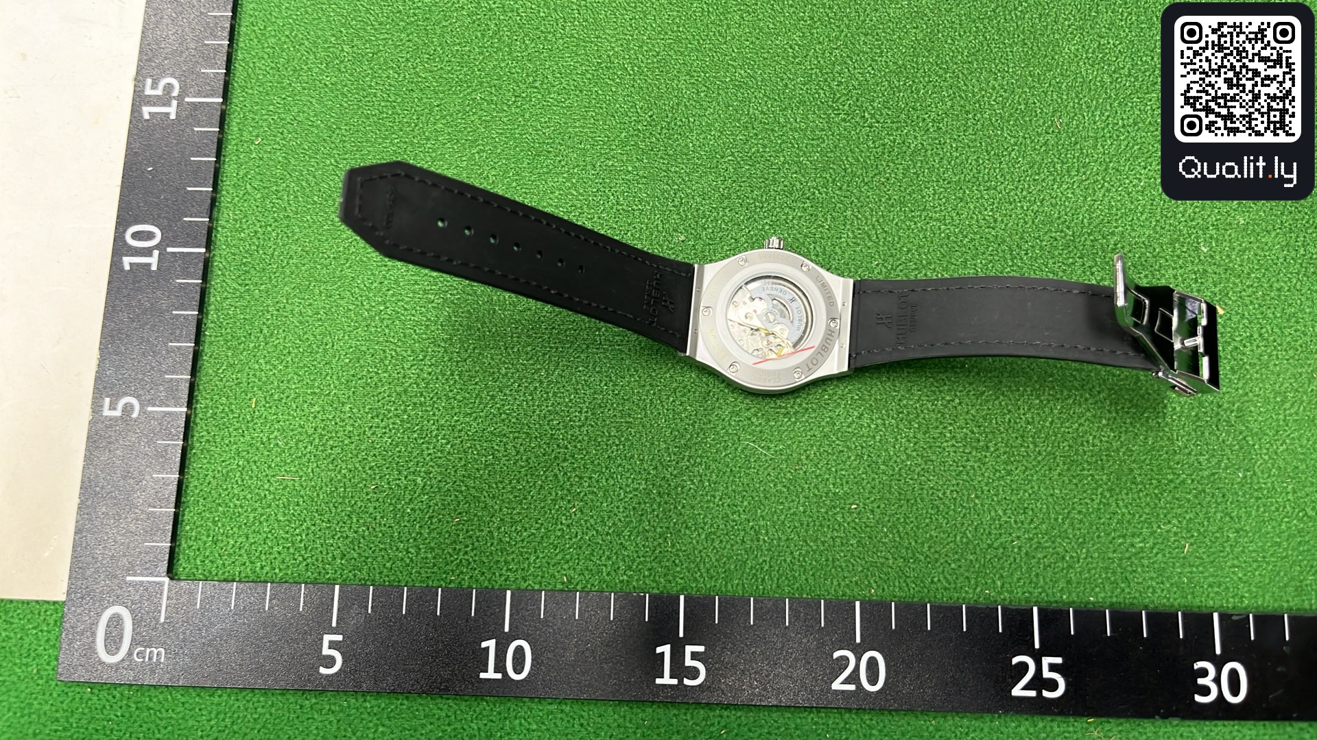 Uhr — QC-Foto 2 von 12