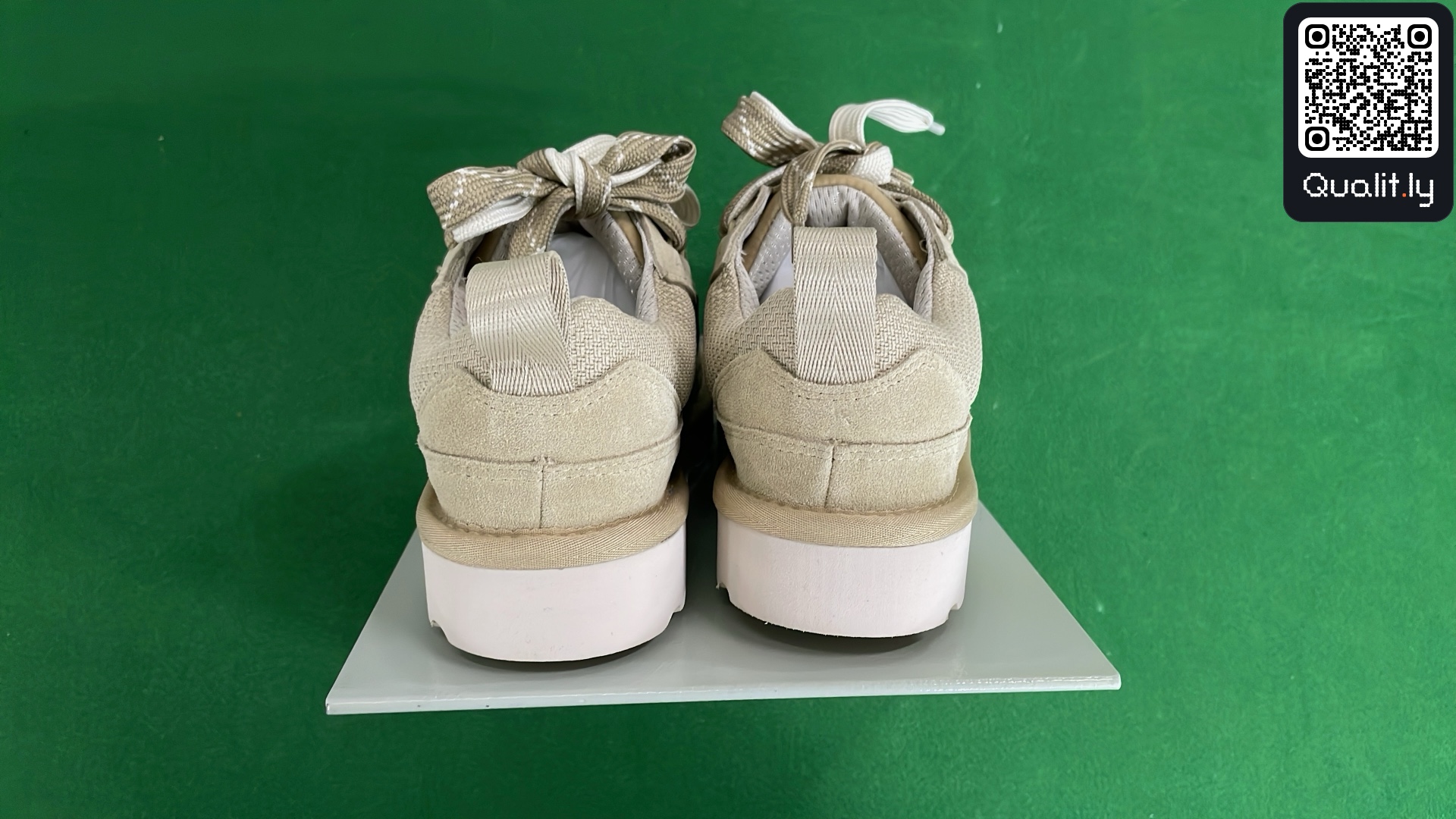 Boots QC photo 3 of 24