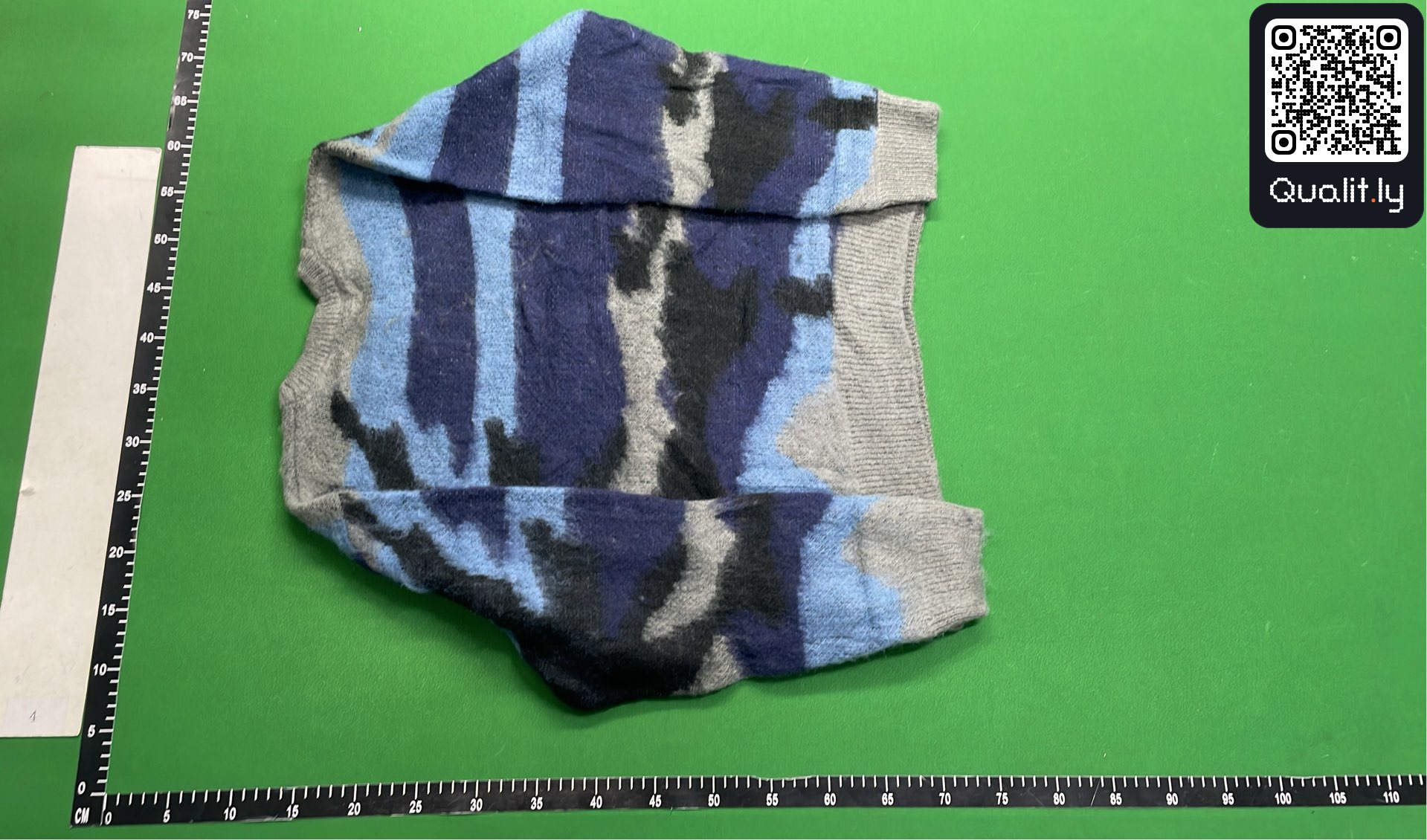 Pull — photo QC 3 sur 4