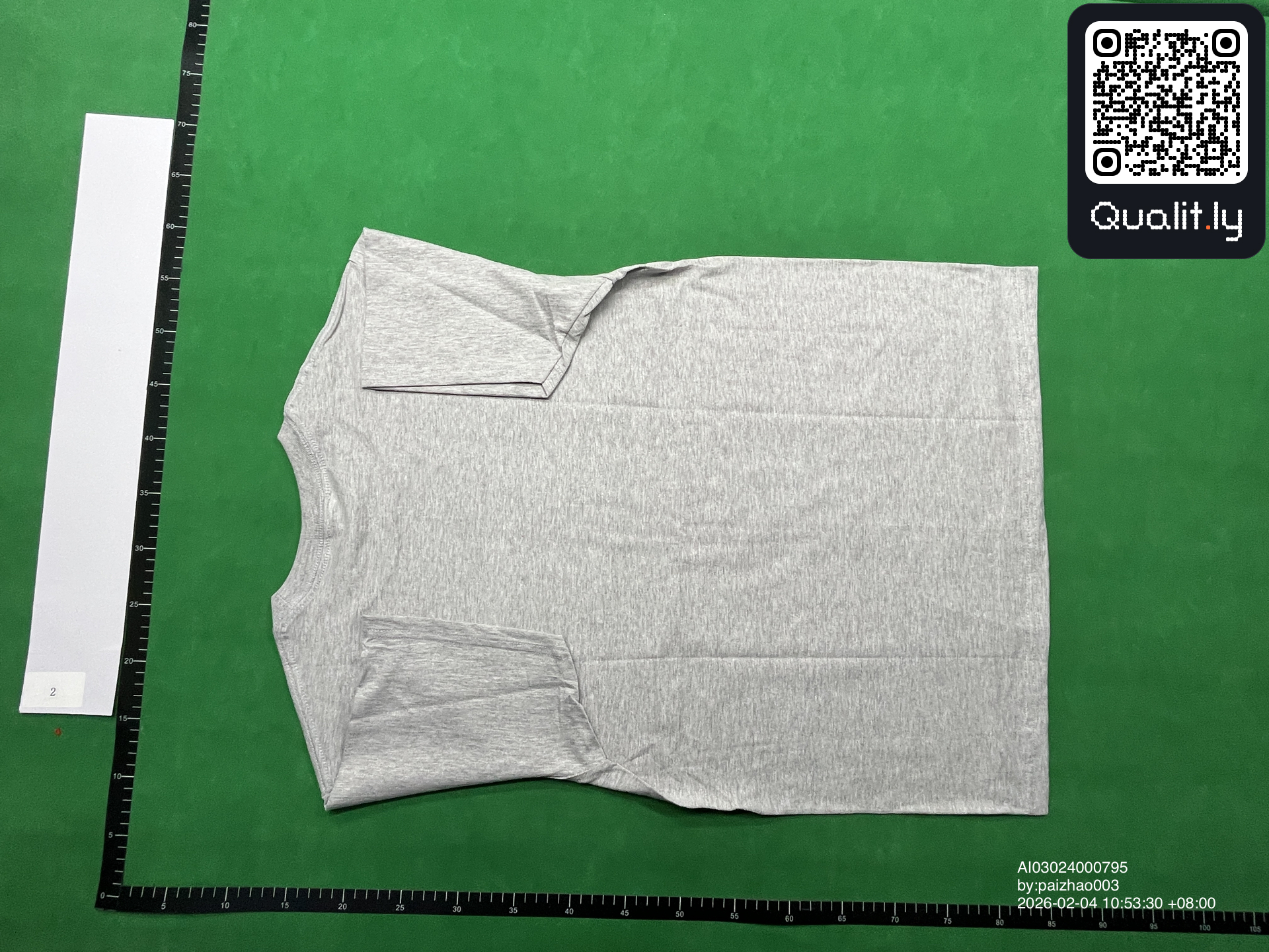 T-shirt — foto QC 2 di 8