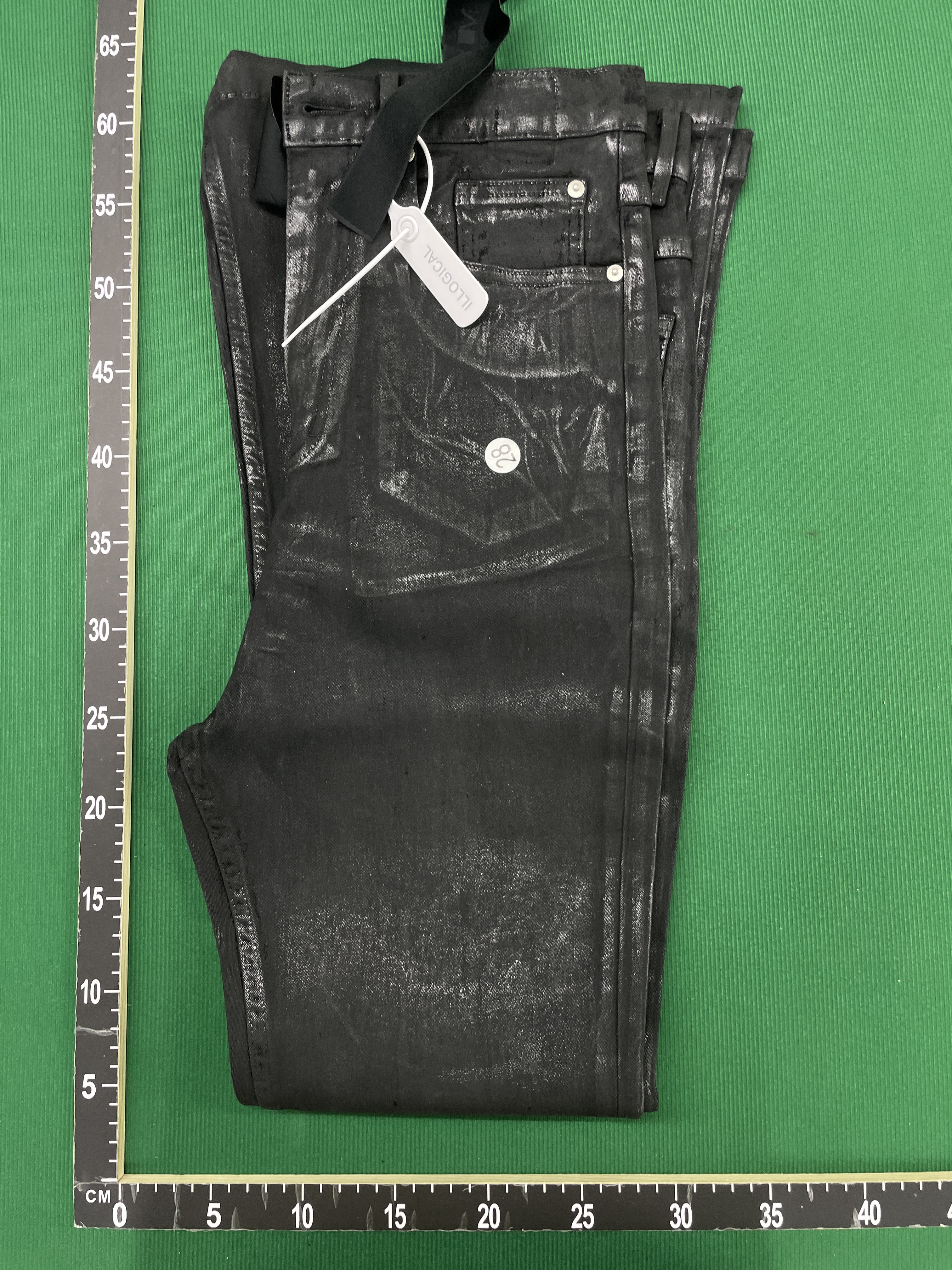 Pants QC photo 1 of 57