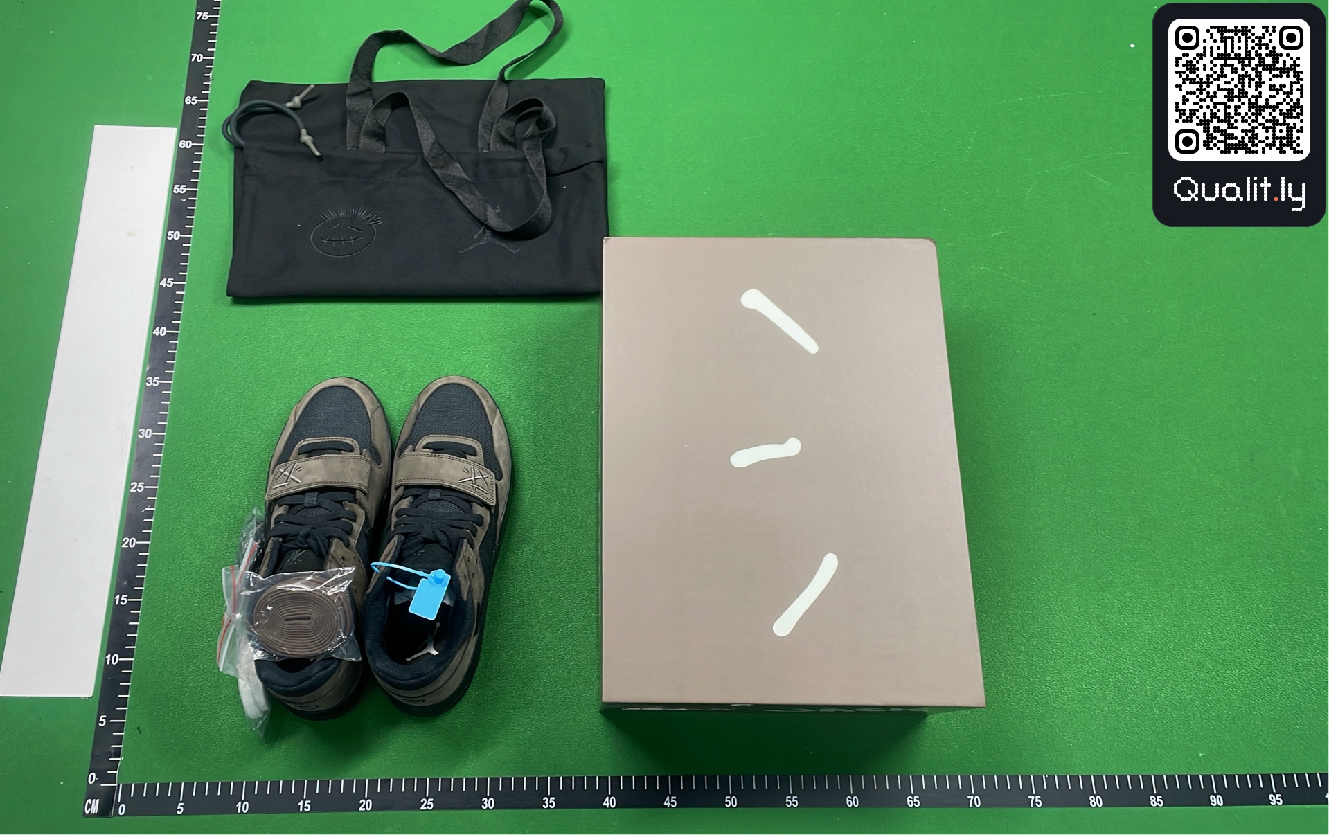 Sneakers — QC-foto 1 van 12