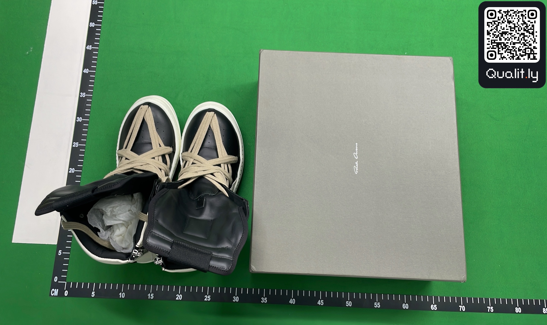 Sneaker — QC-Foto 1 von 12