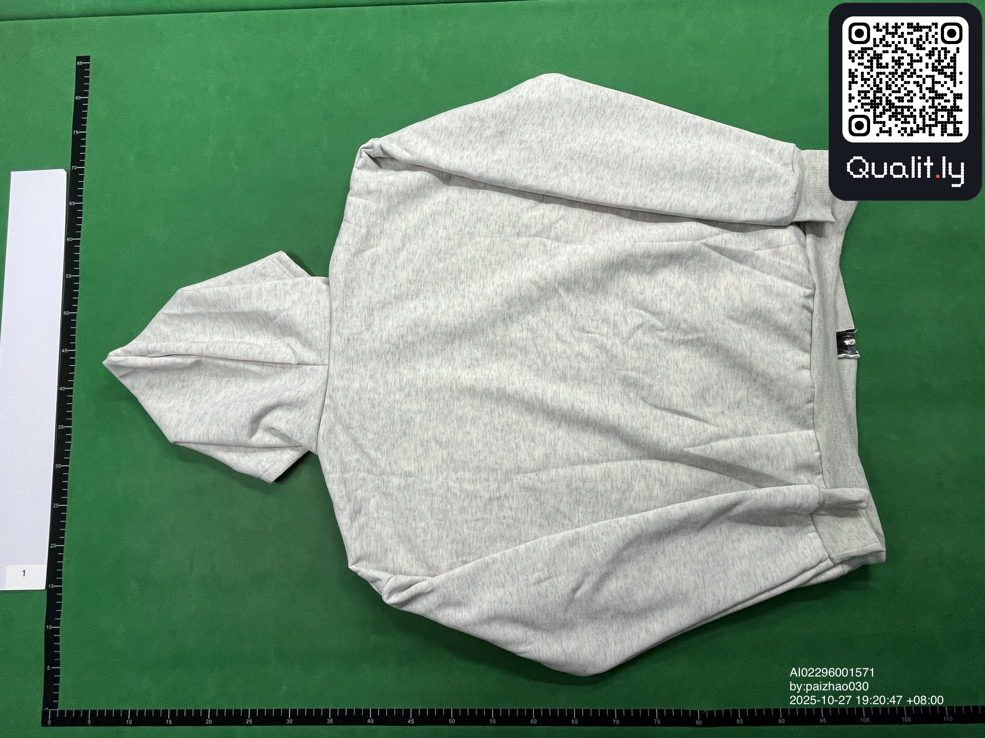 Hoodie — QC-foto 1 van 30