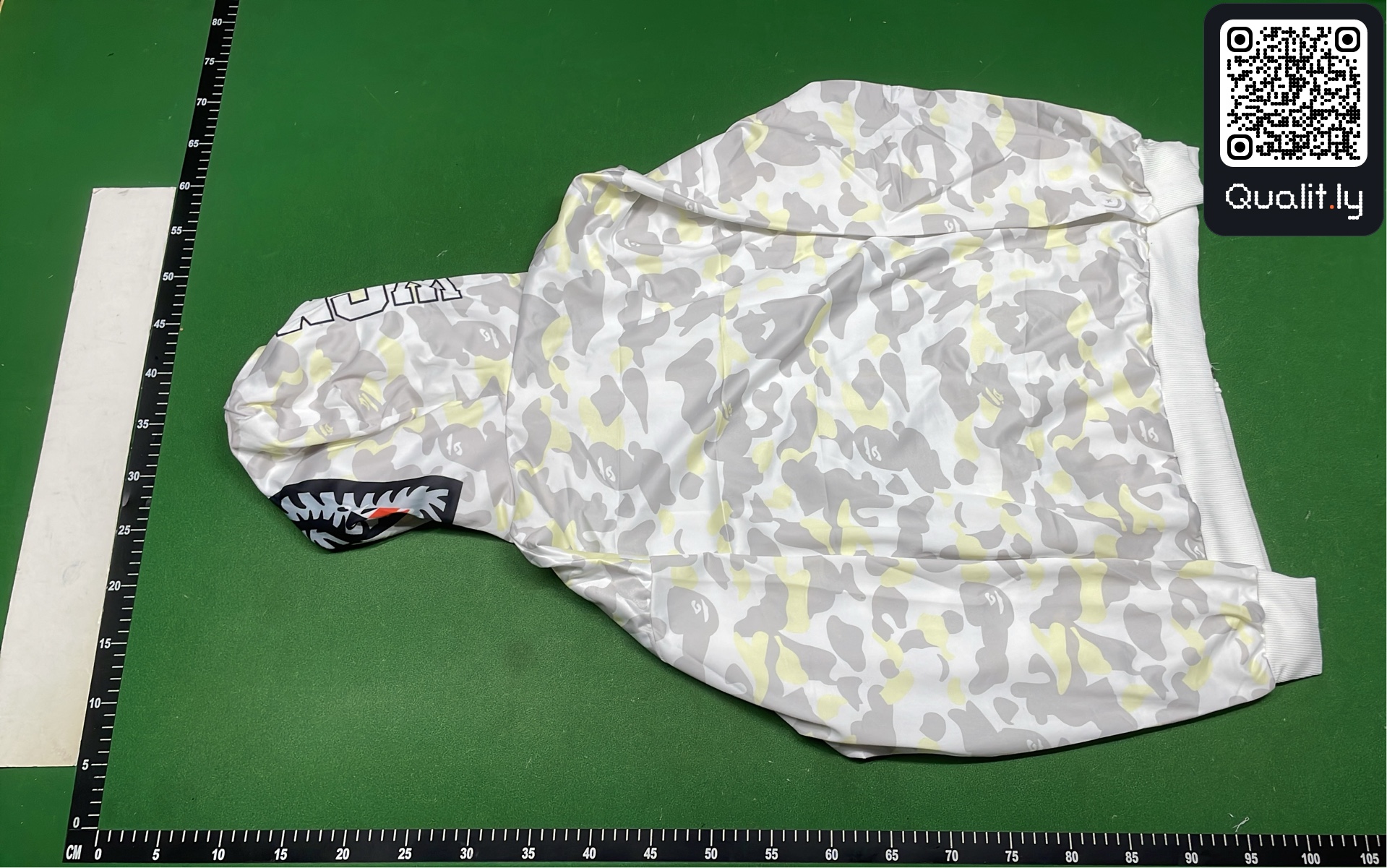 Hoodie — QC-foto 3 van 8