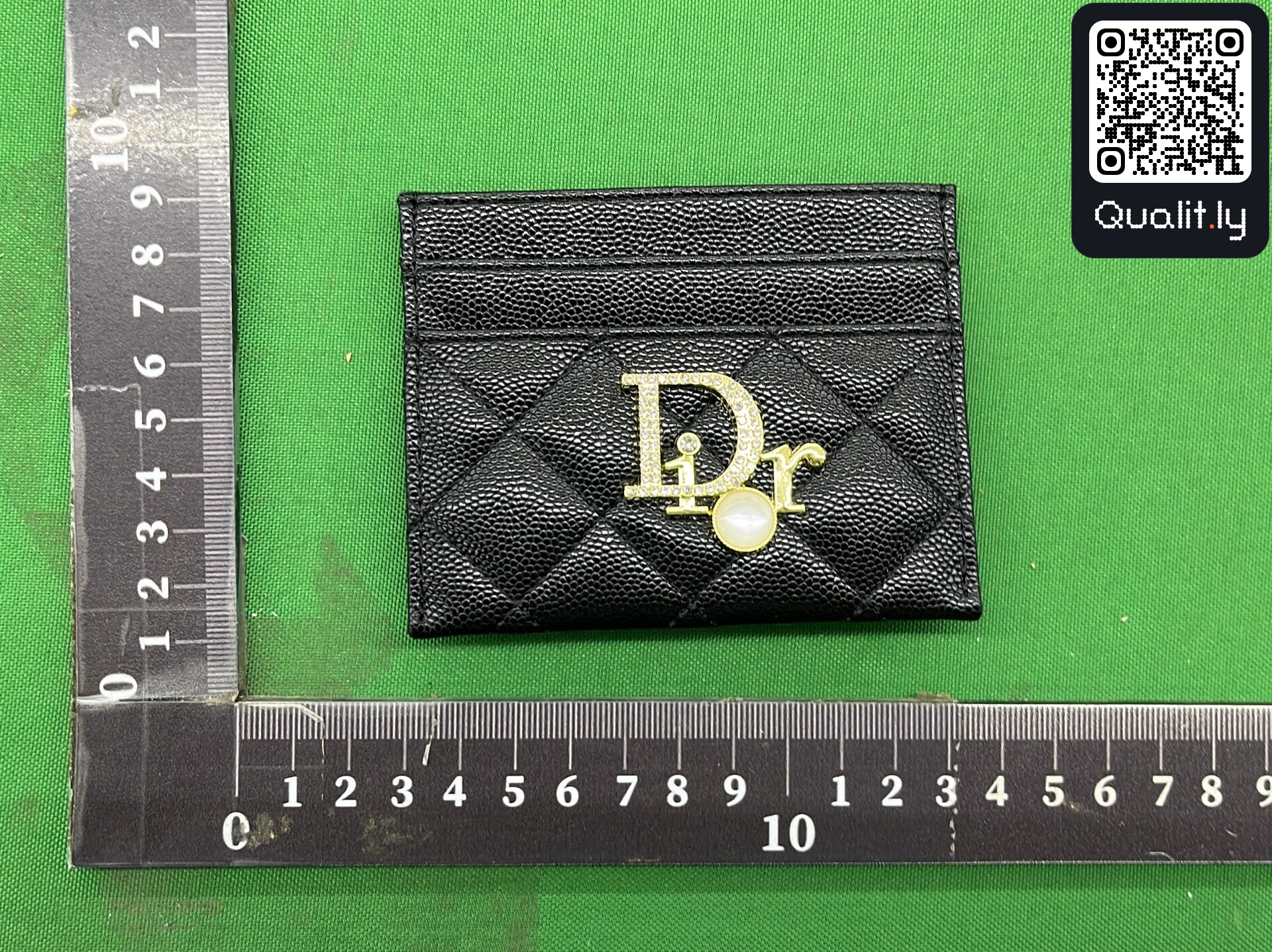 Wallet QC photo 1 of 100