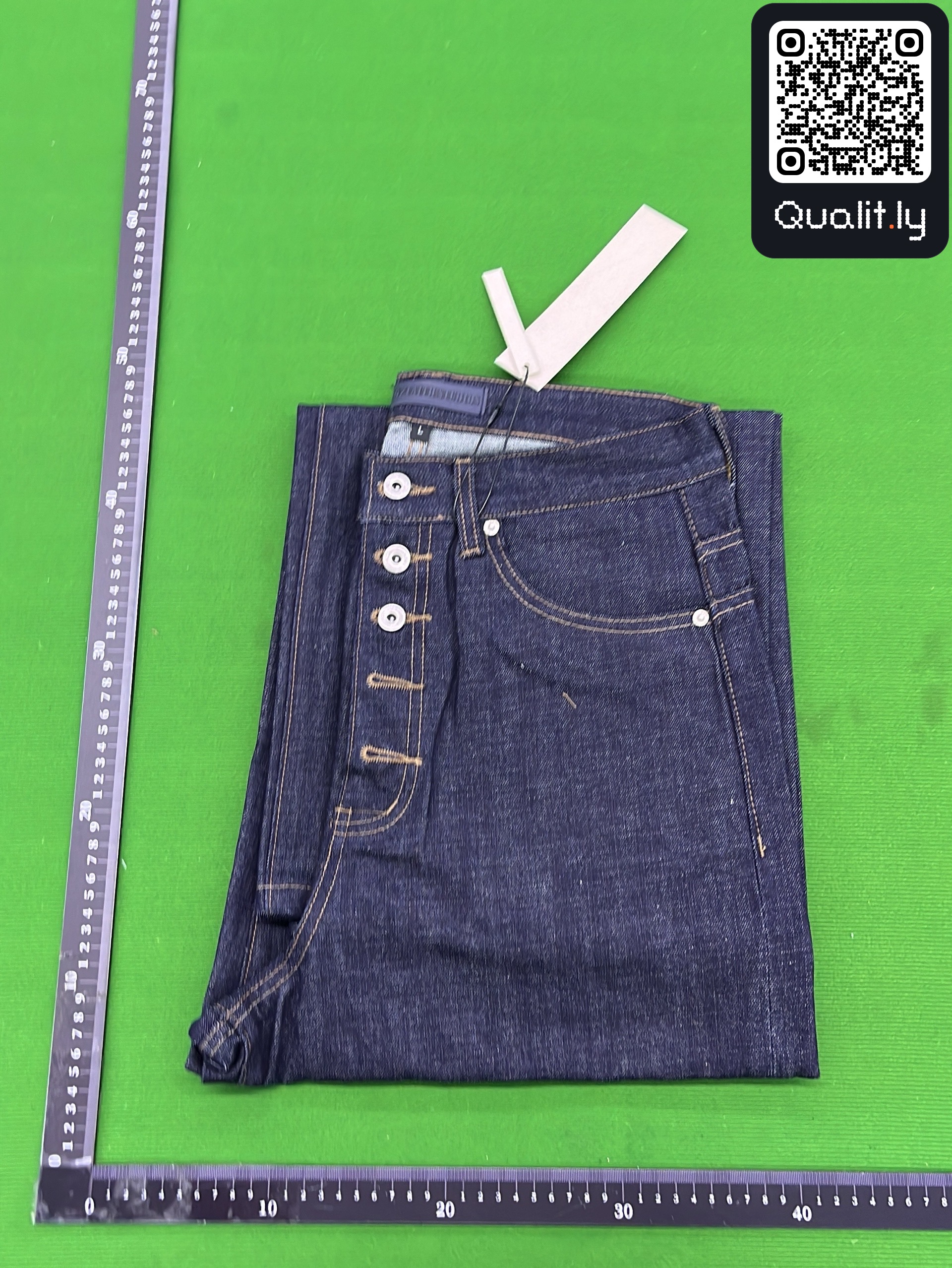 Jeans QC photo 1 of 4
