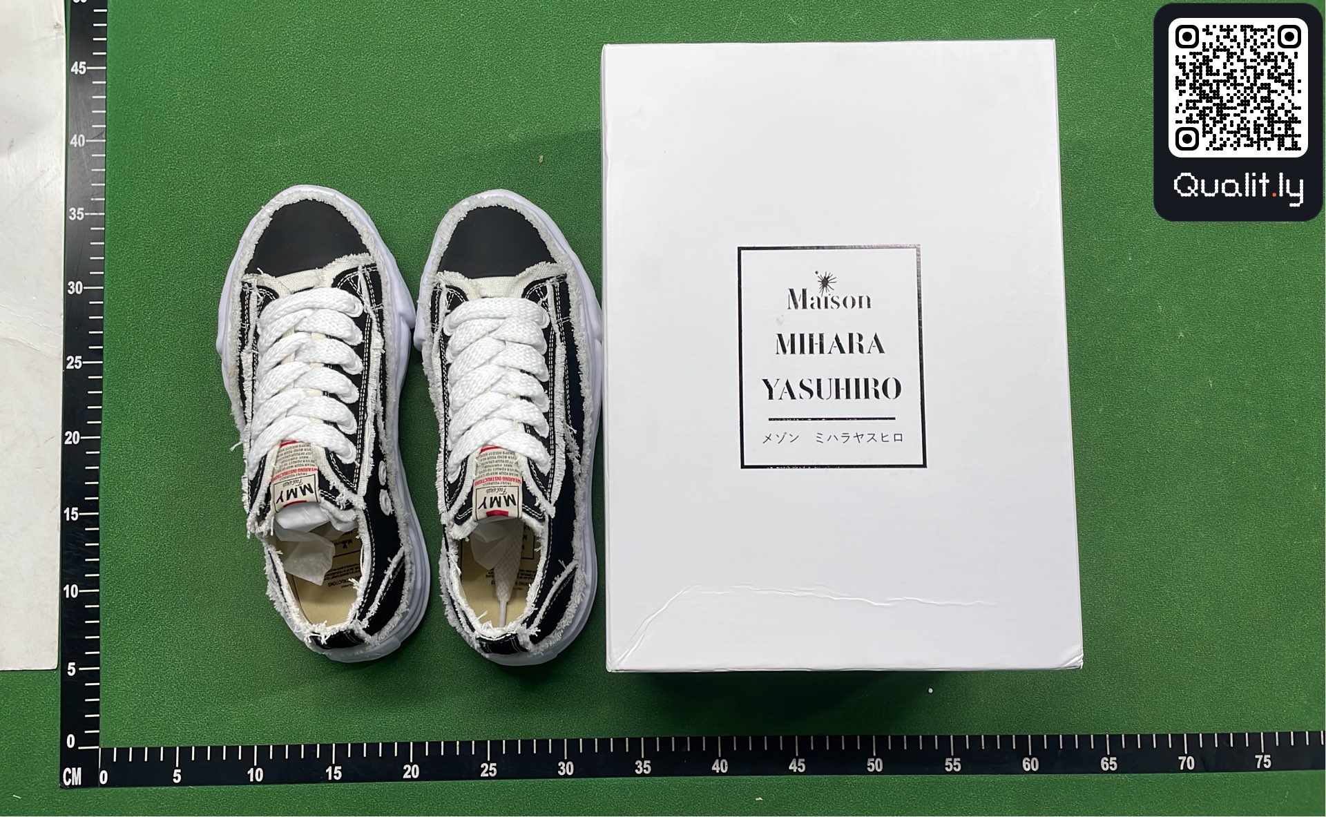 Sneakers QC photo 1 of 241