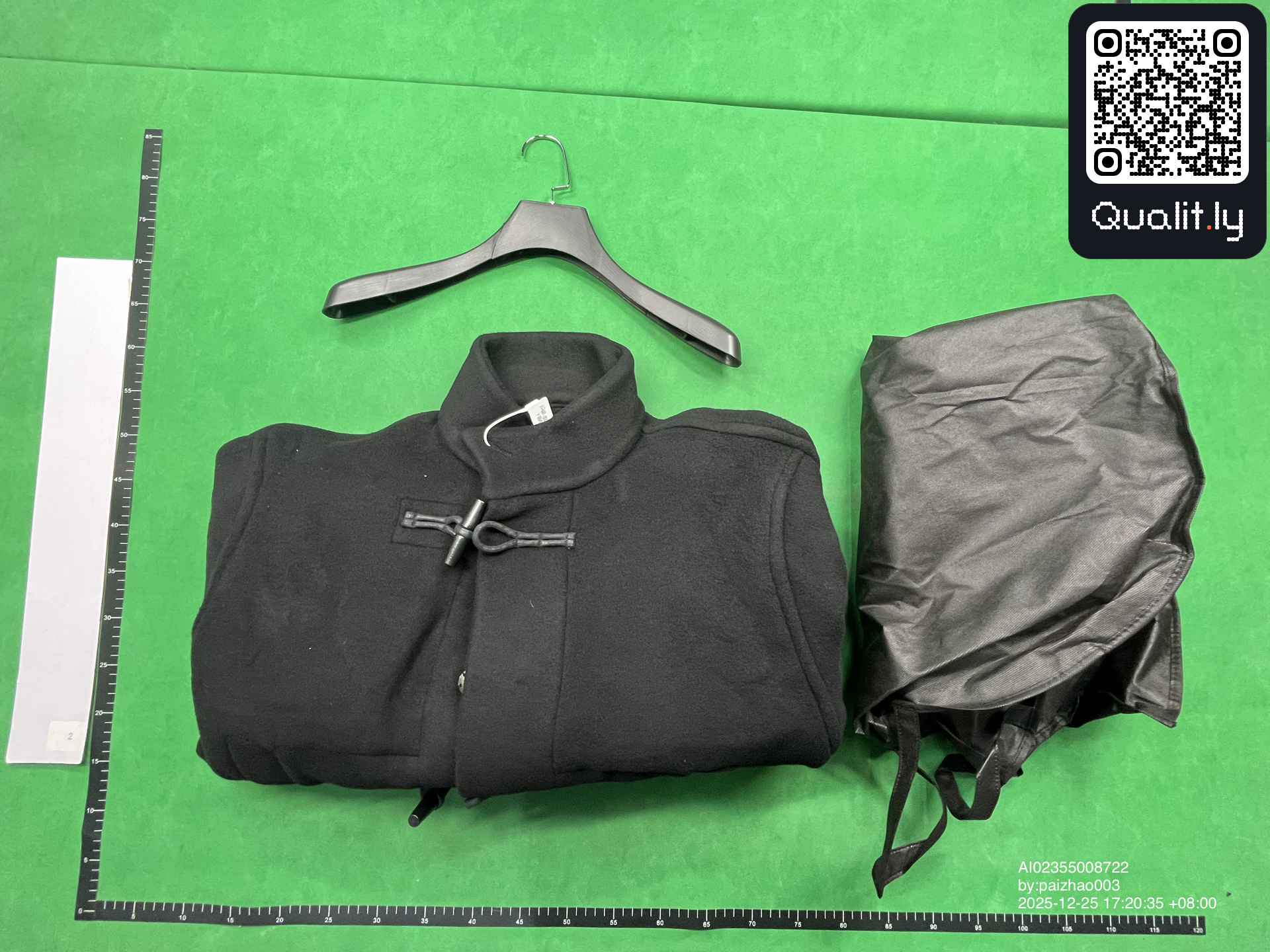 Veste — photo QC 1 sur 4