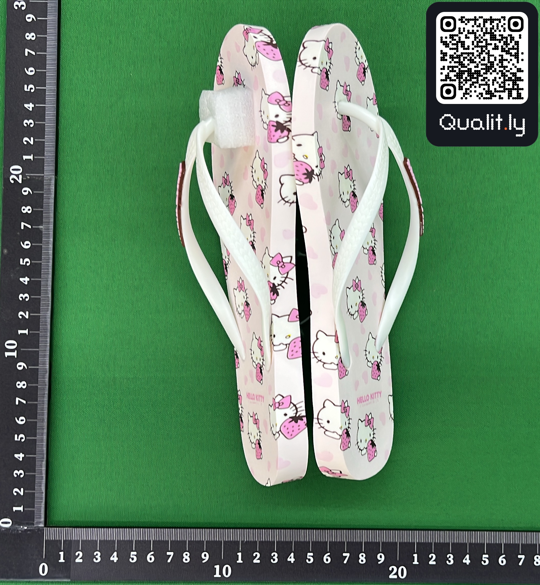 Slippers — QC-foto 2 van 6
