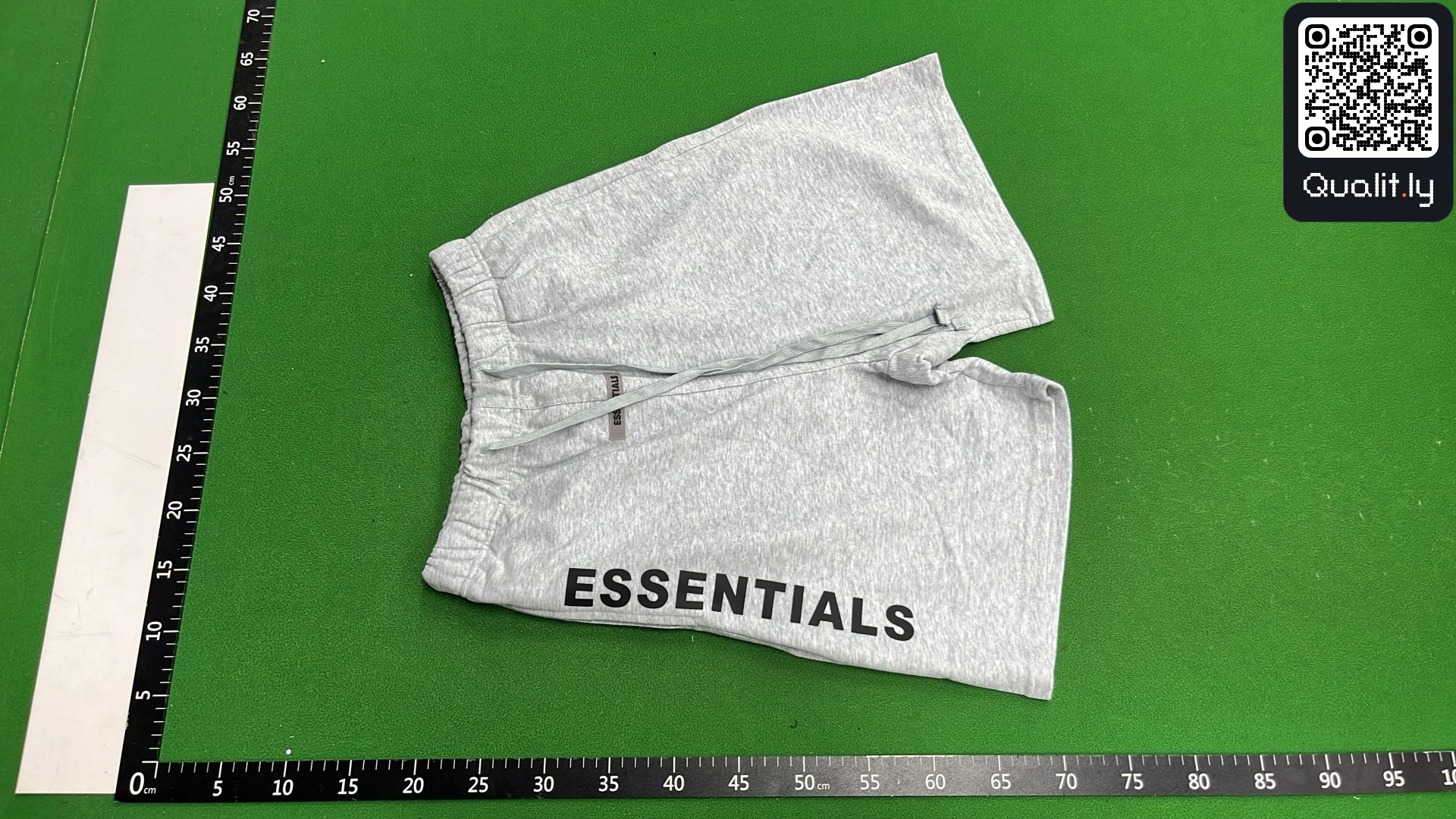 Shorts QC photo 2 of 20