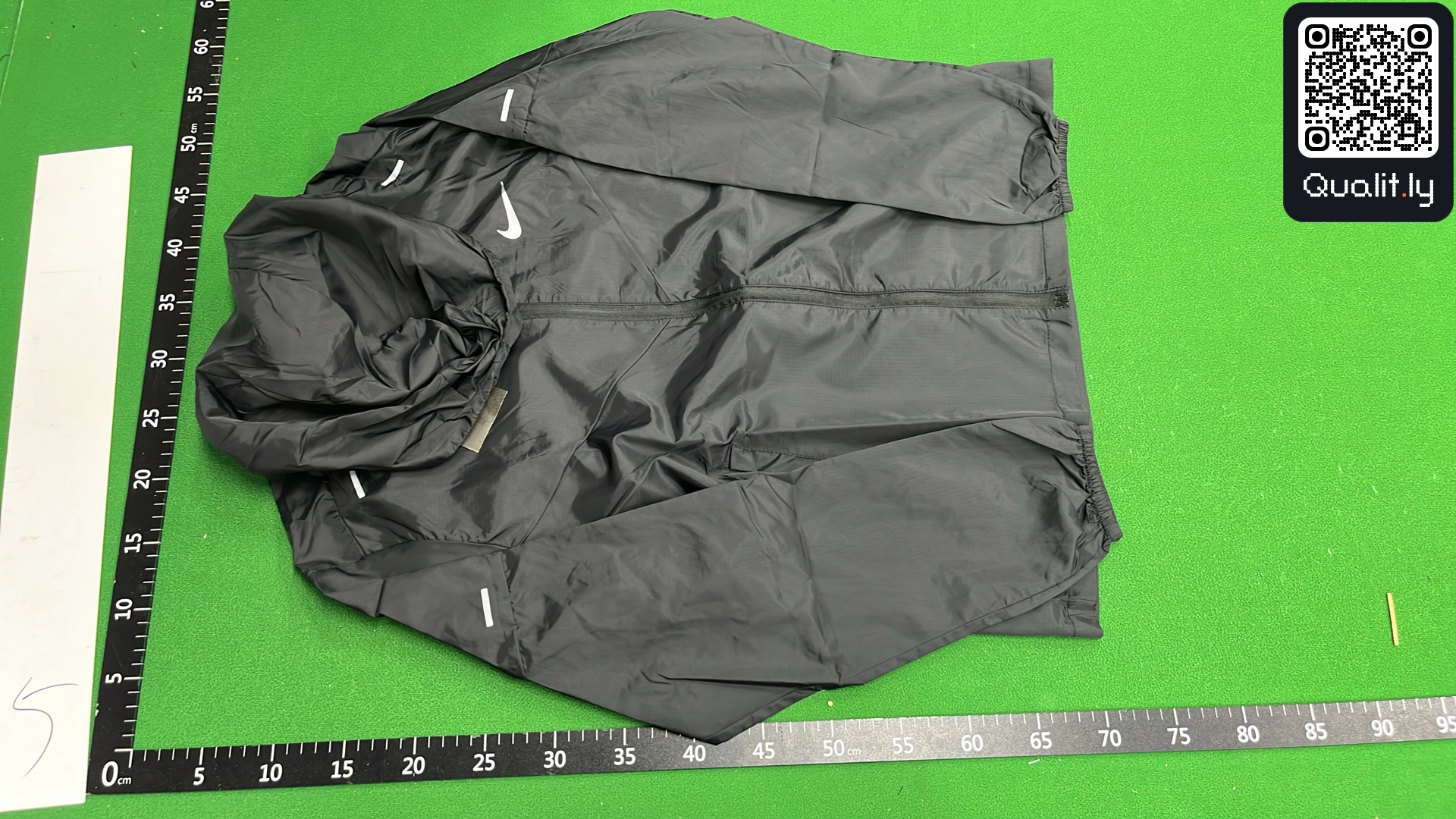 Hoodie QC photo 2 of 8