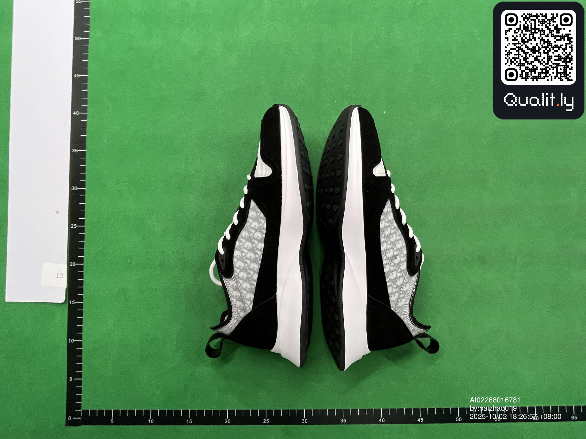Sneaker — QC-Foto 1 von 34