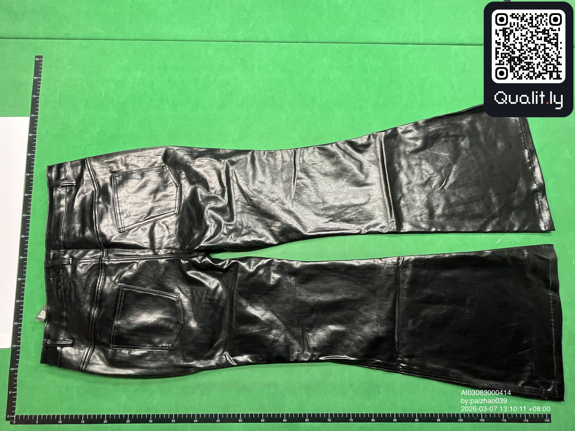 Byxor — QC-foto 2 av 4