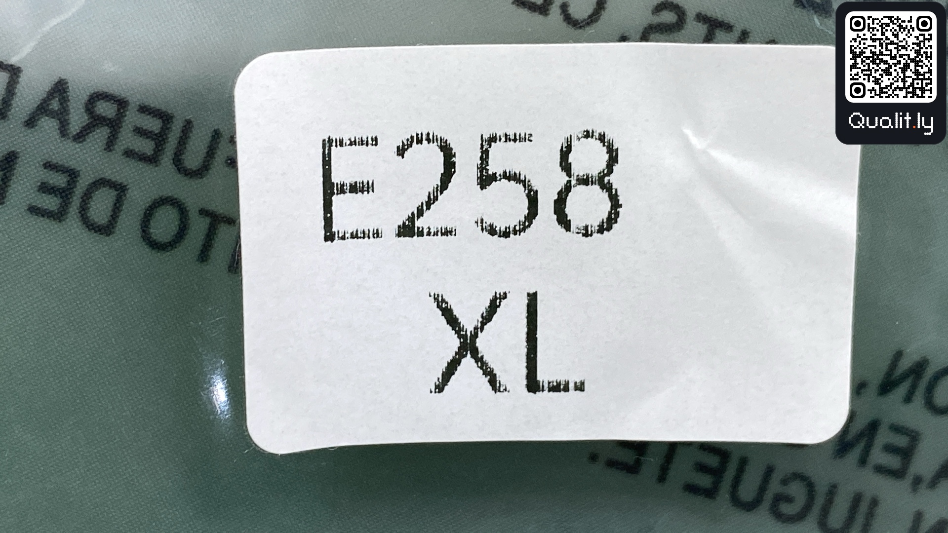Hoodie — QC-Foto 1 von 12