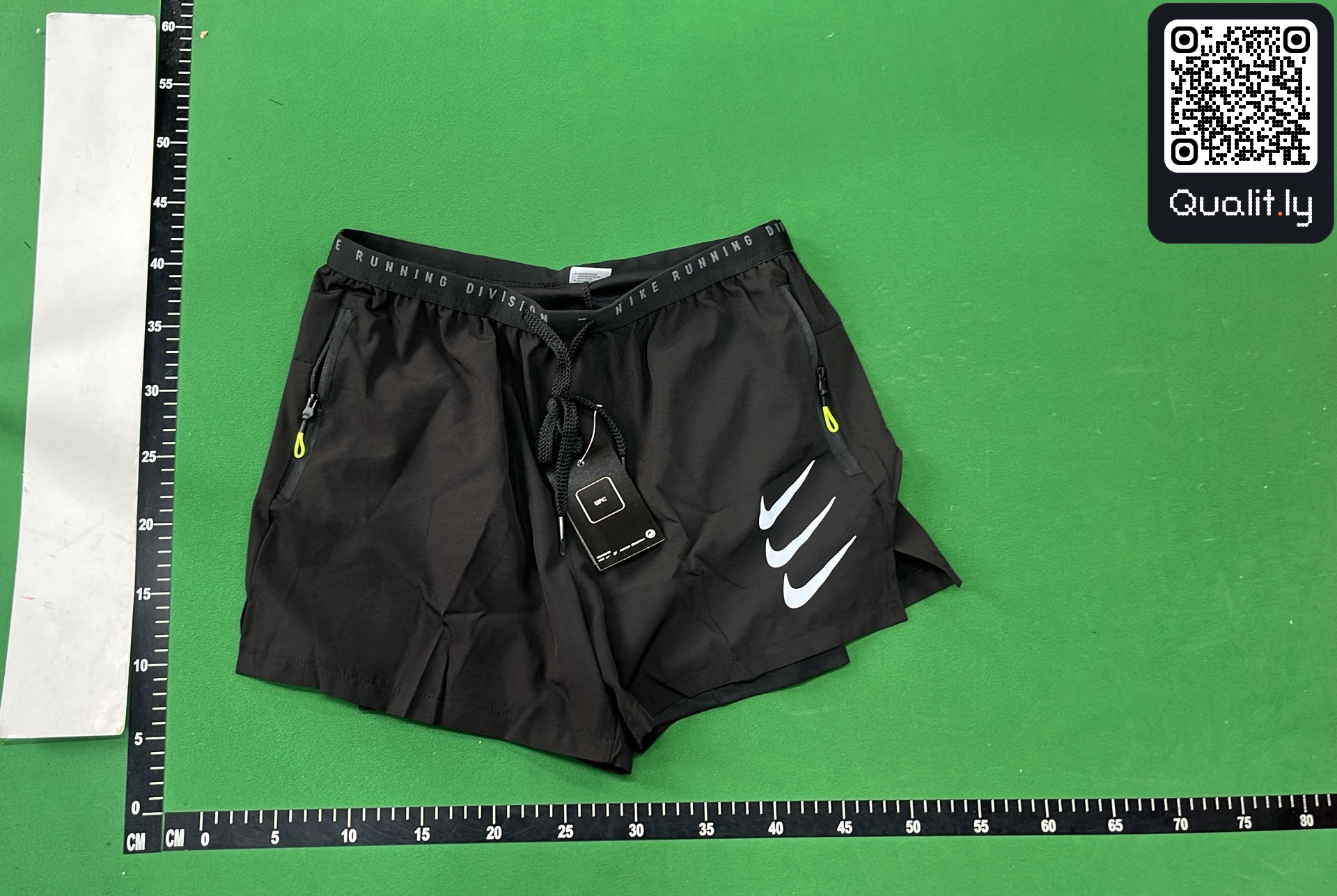 短裤 QC 照片 2 / 4