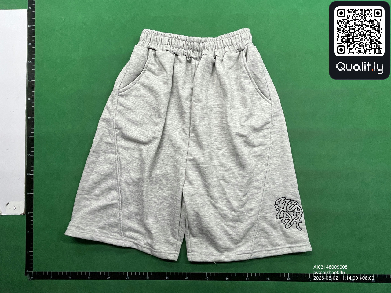 Pantaloncini — foto QC 2 di 34