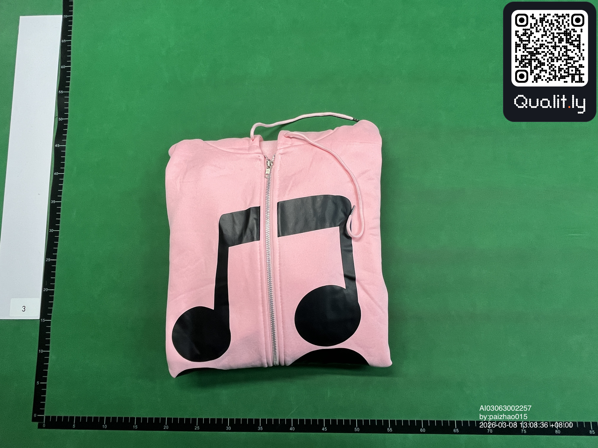 Hoodie — QC-Foto 1 von 4