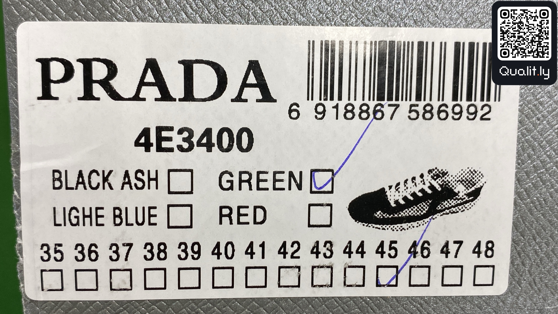 Sneakers QC photo 2 of 476