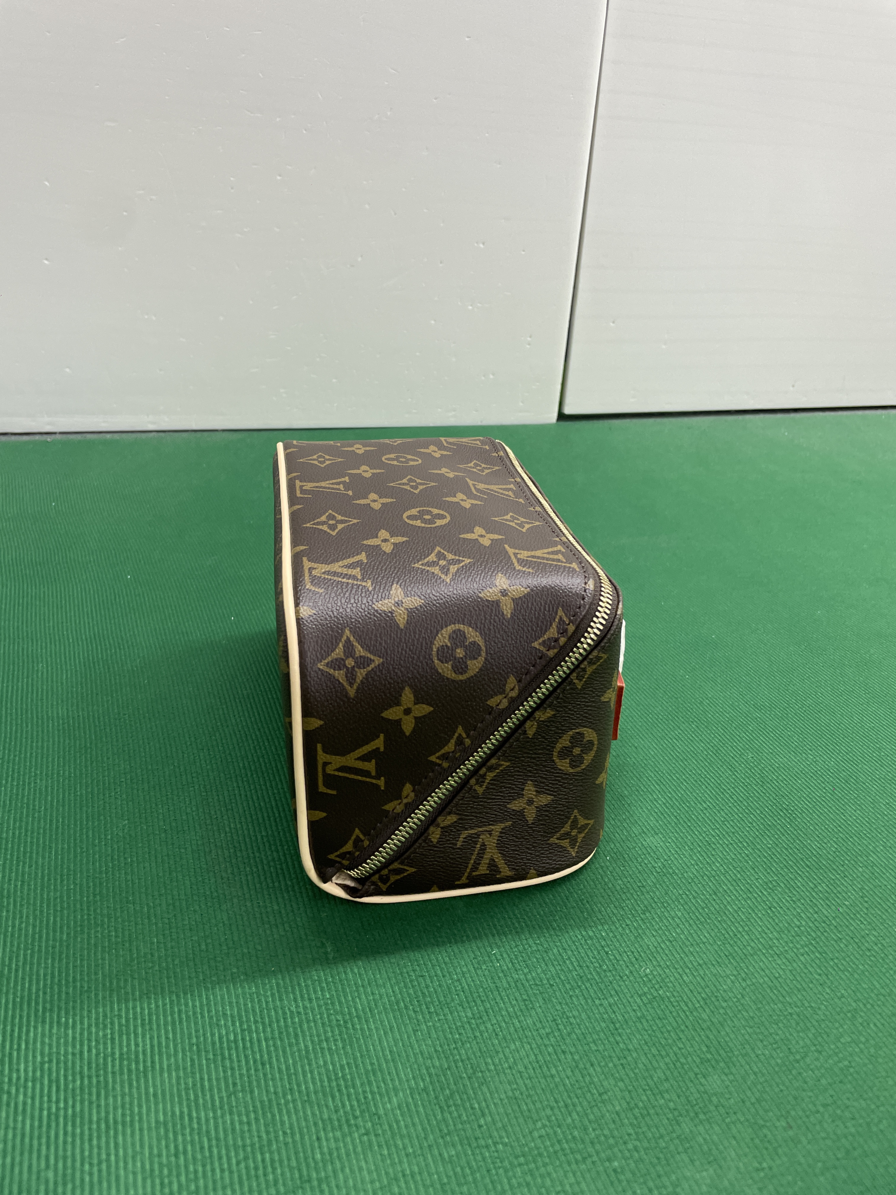 Bag QC photo 1 of 5
